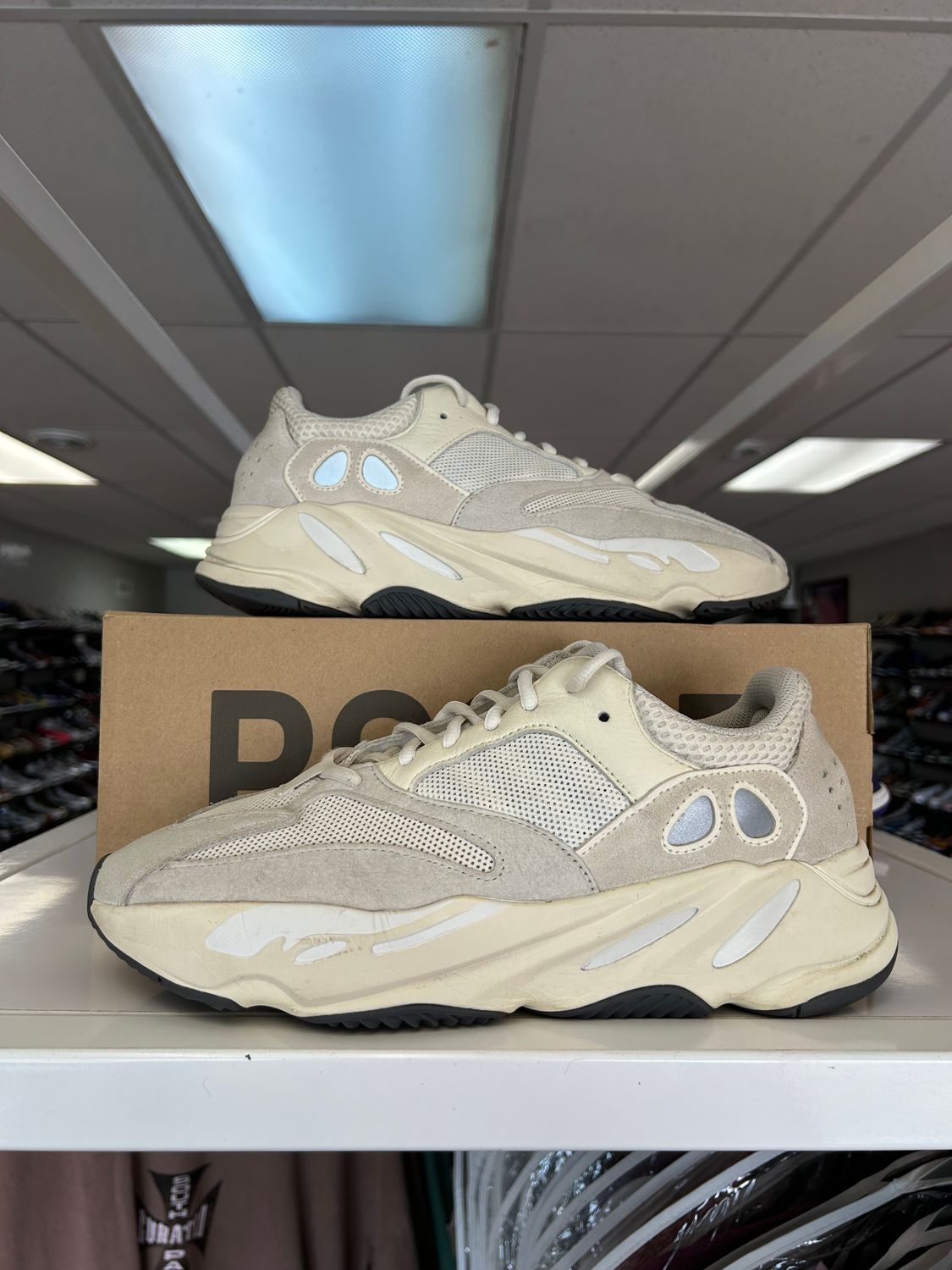 PO ADIDAS YEEZY 700 ANALOG SIZE 11