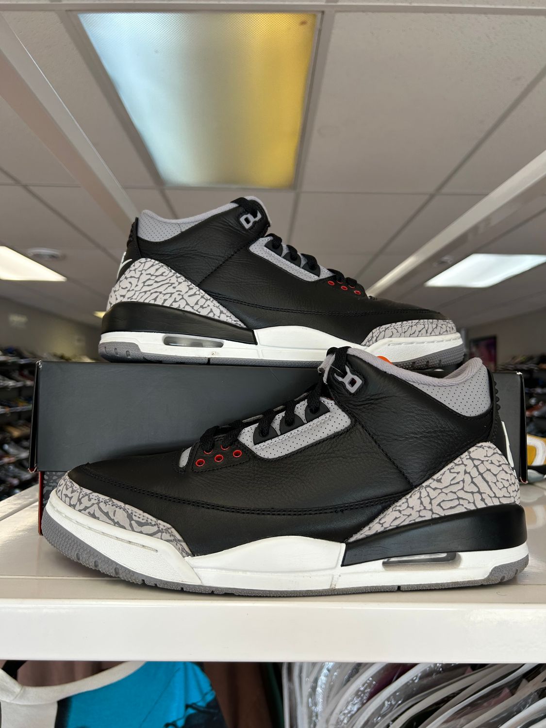 PO AIR JORDAN 3 BLACK CEMENT SIZE 11