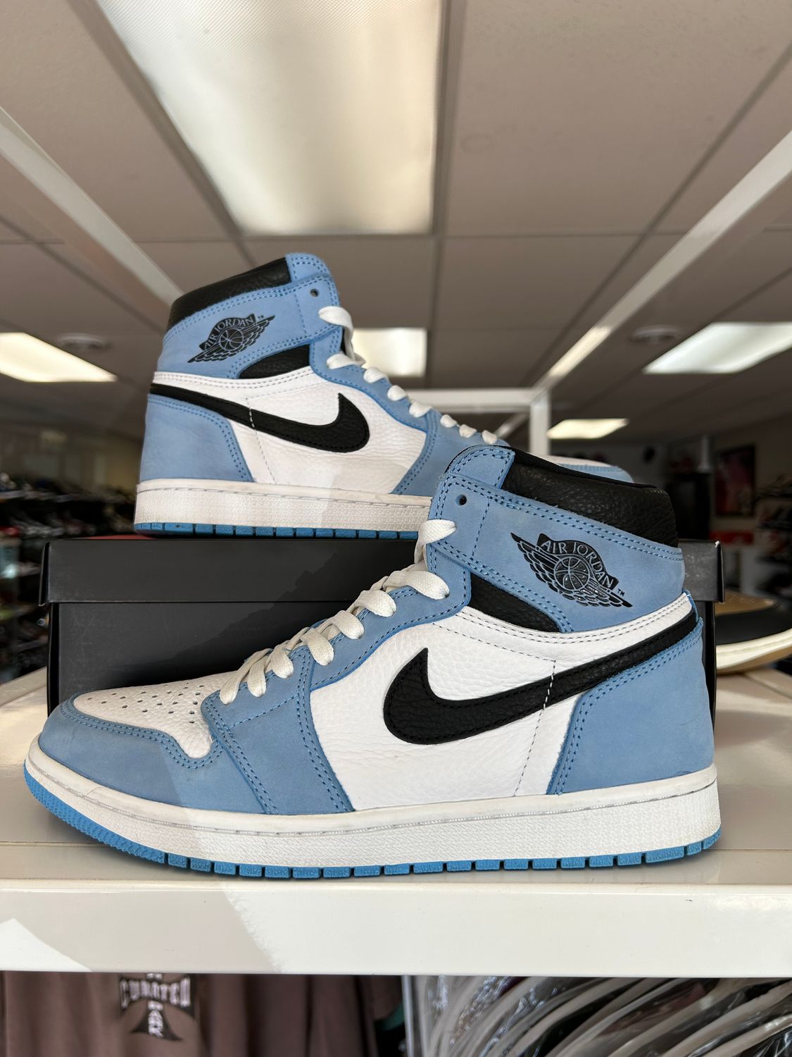 PO AIR JORDAN 1 UNIVERSITY BLUE SIZE 8