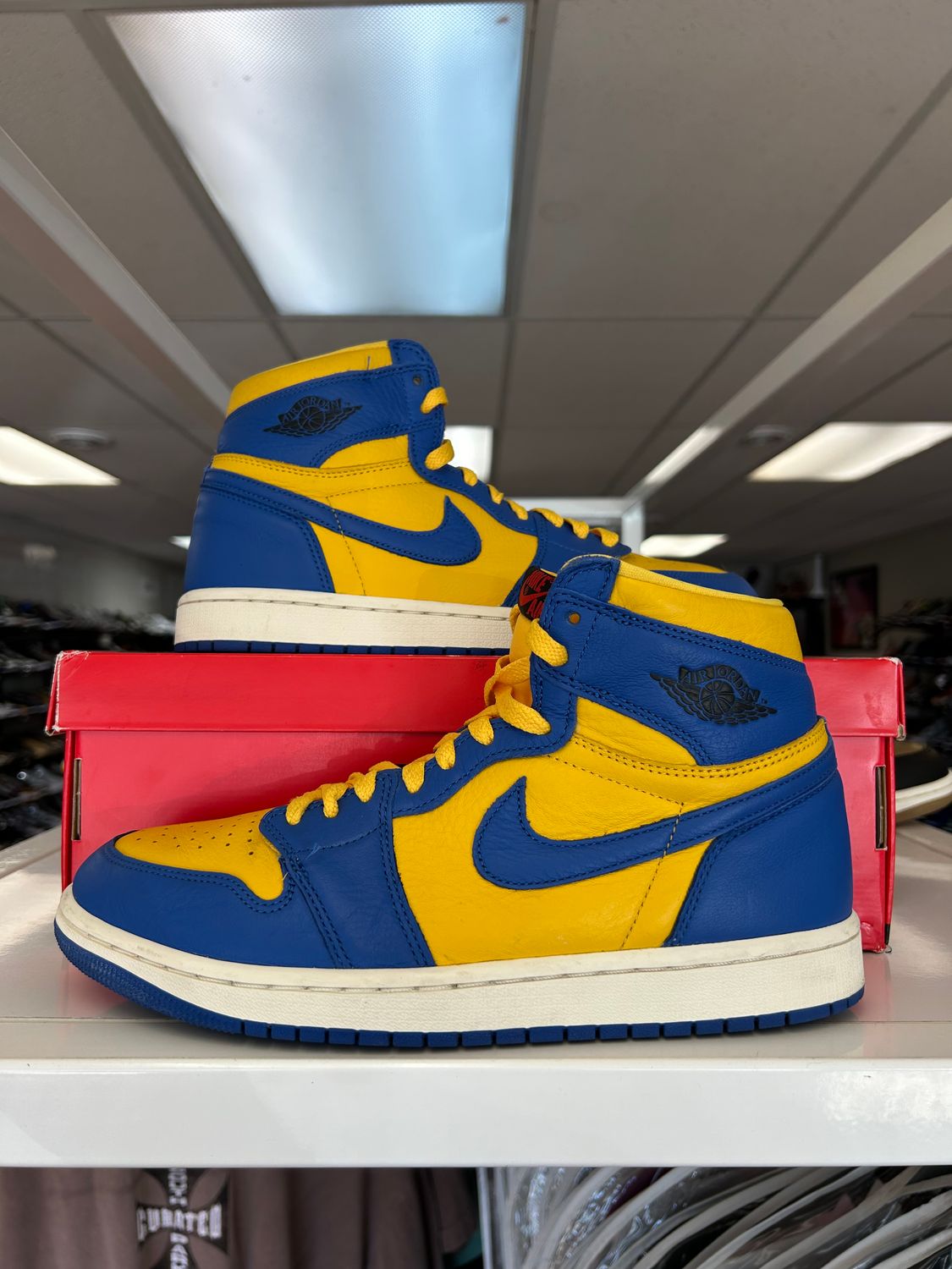 PO AIR JORDAN 1 REVERSE LANEY SIZE 10W