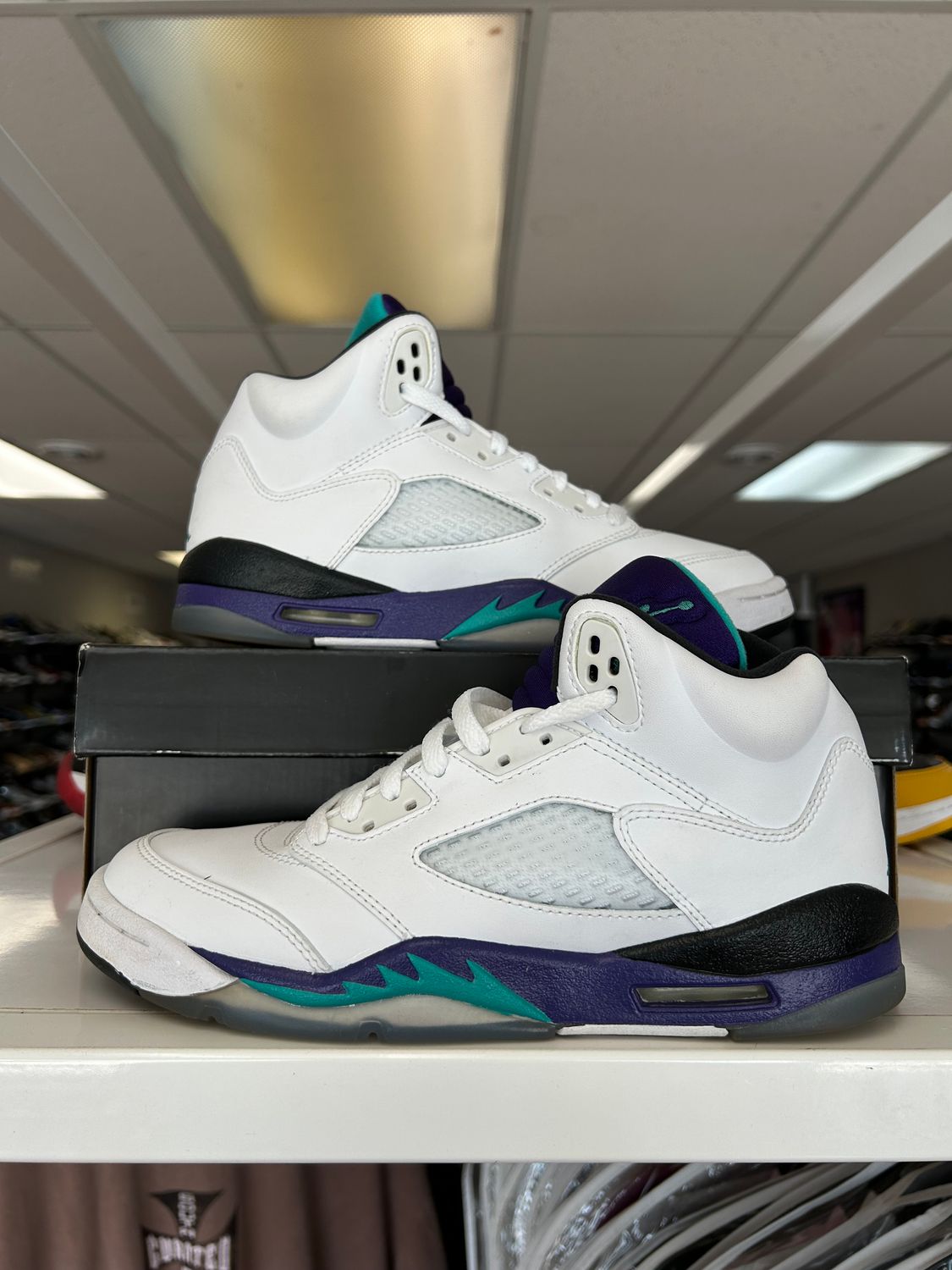 PO AIR JORDAN 5 GRAPE (2013) SIZE 6.5Y