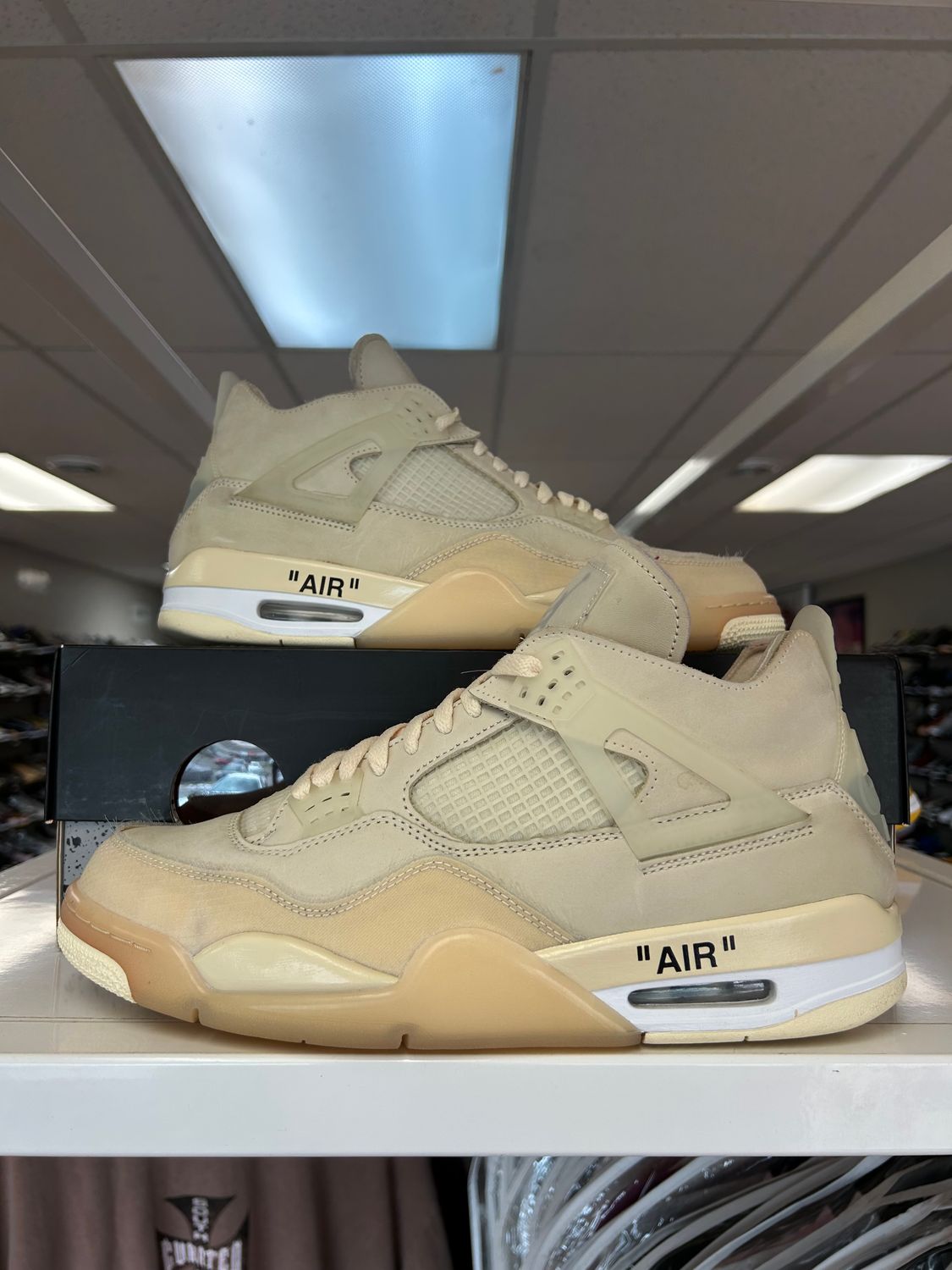 PO AIR JORDAN 4 OFF-WHITE SAIL SIZE 11.5