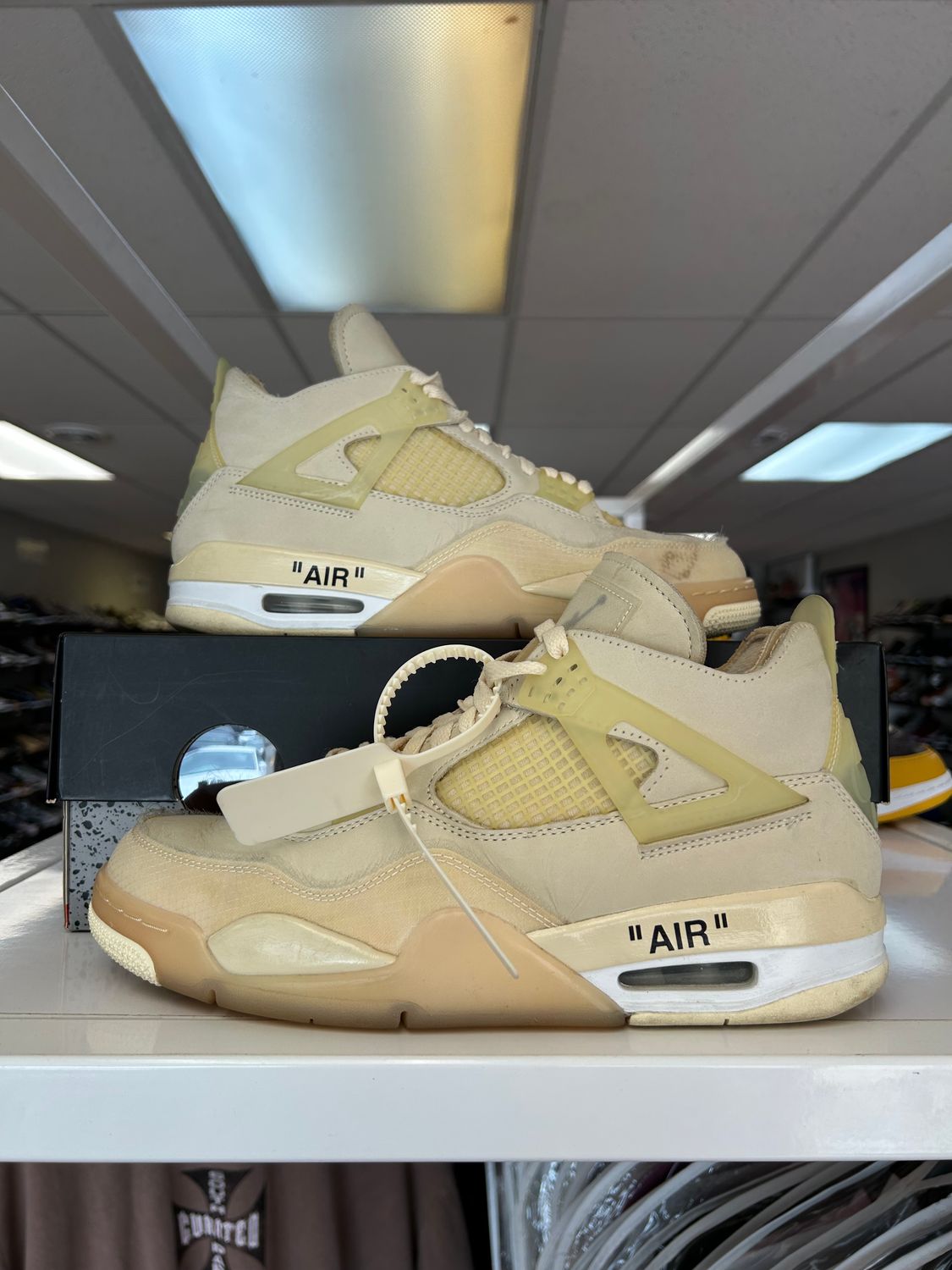 PO AIR JORDAN 4 OFF-WHITE SAIL SIZE 9.5