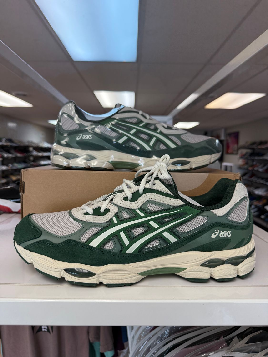 NEW ASICS GEL-NYC GREEN