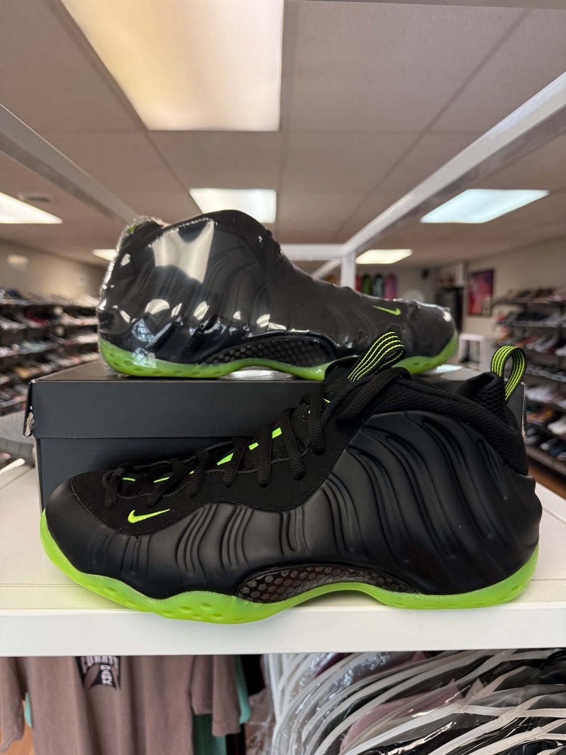 NEW NIKE AIR FOAMPOSITE ONE BLACK VOLT