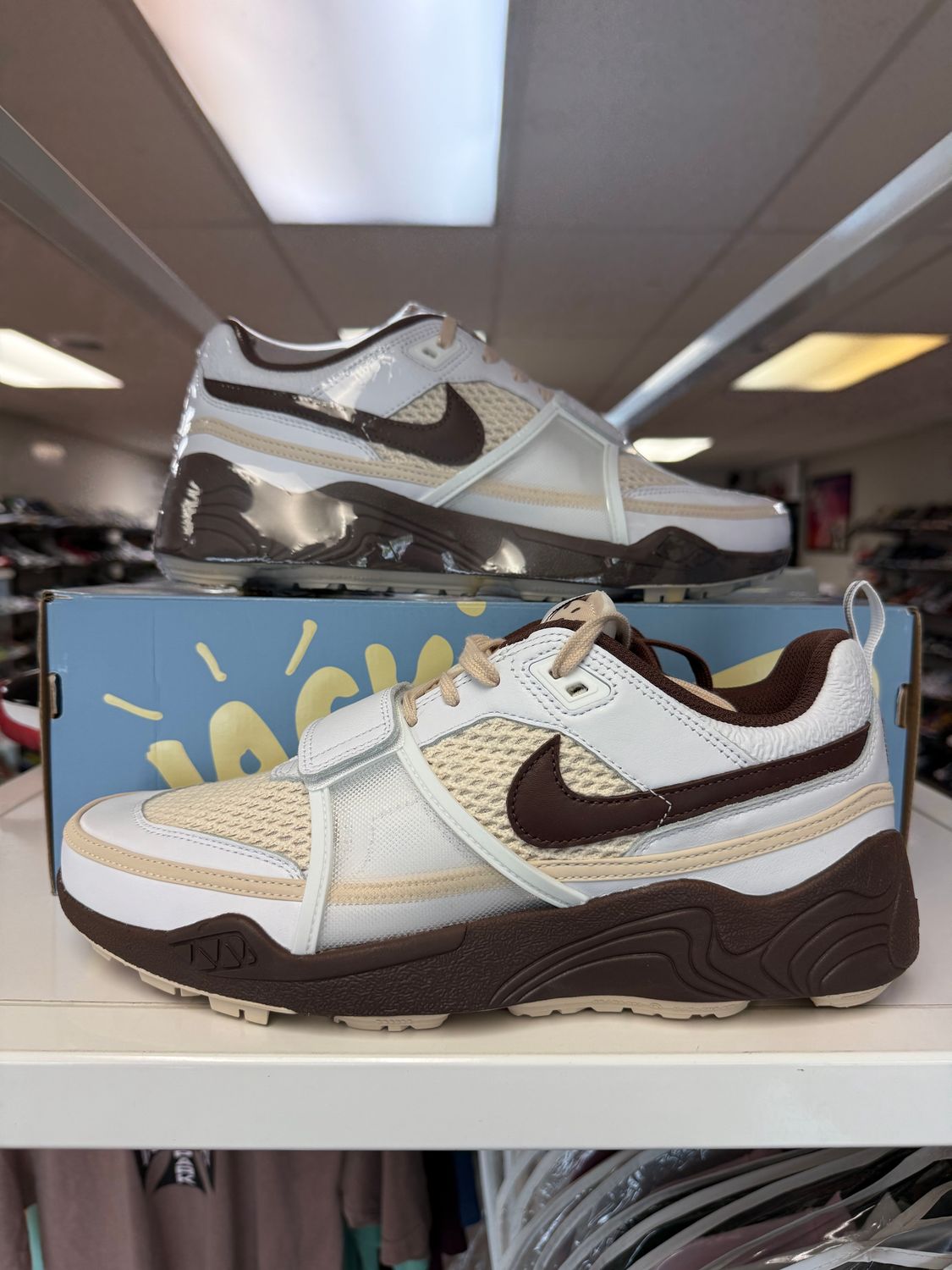 NEW NIKE ZOOM FIELD JAXX TRAVIS SCOTT LIGHT CHOCOLATE 