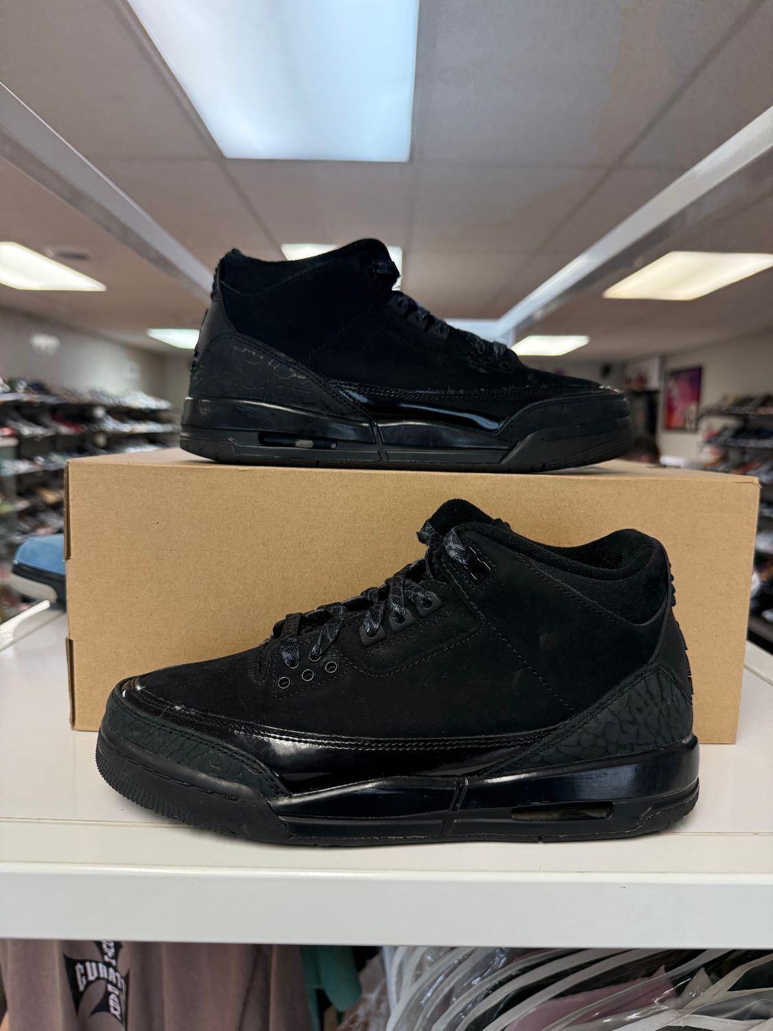 PONB AIR JORDAN 3 BLACK CAT SIZE 7Y