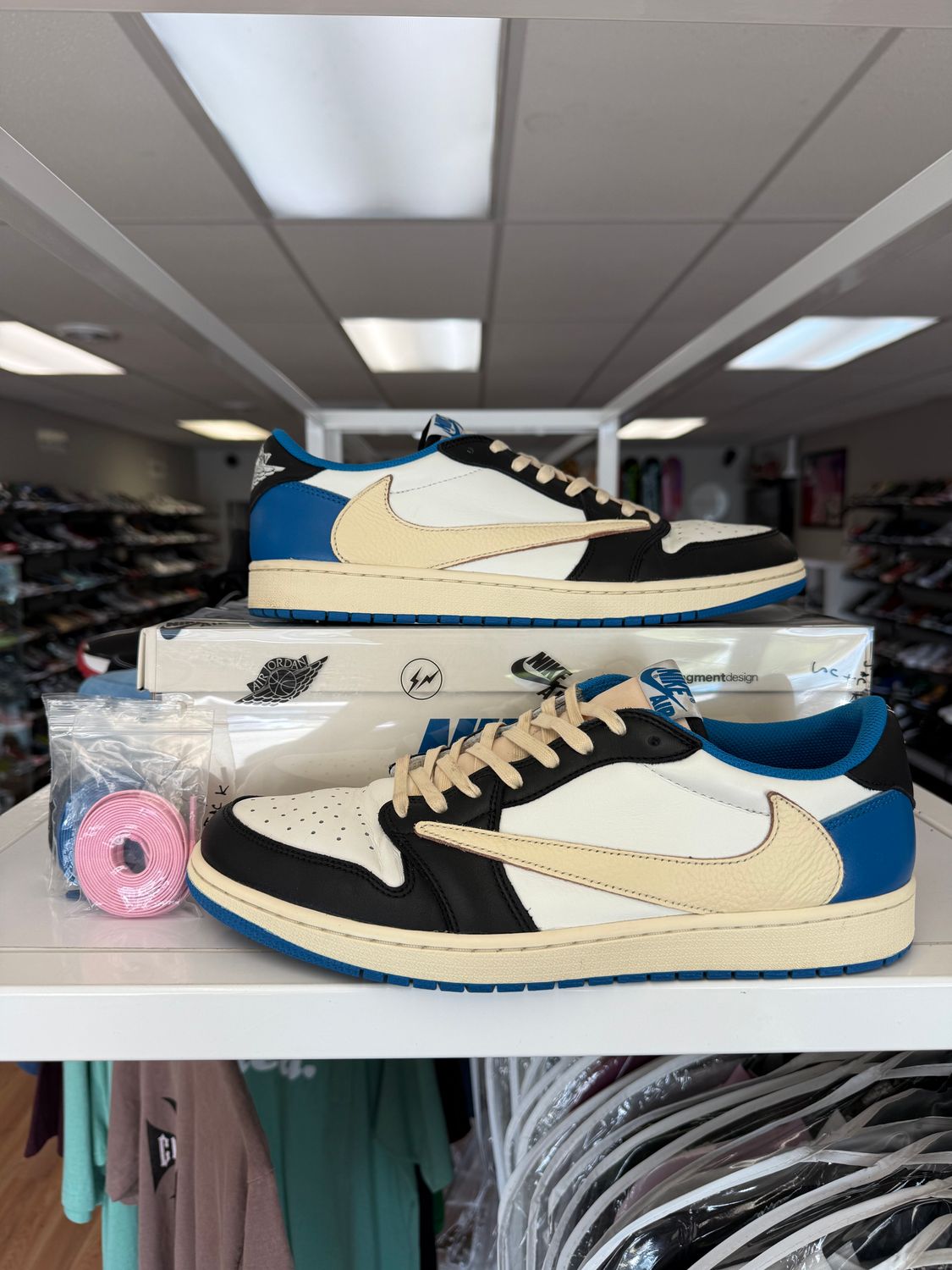 PO2 AIR JORDAN 1 LOW TRAVIS FRAGMENT SIZE 13