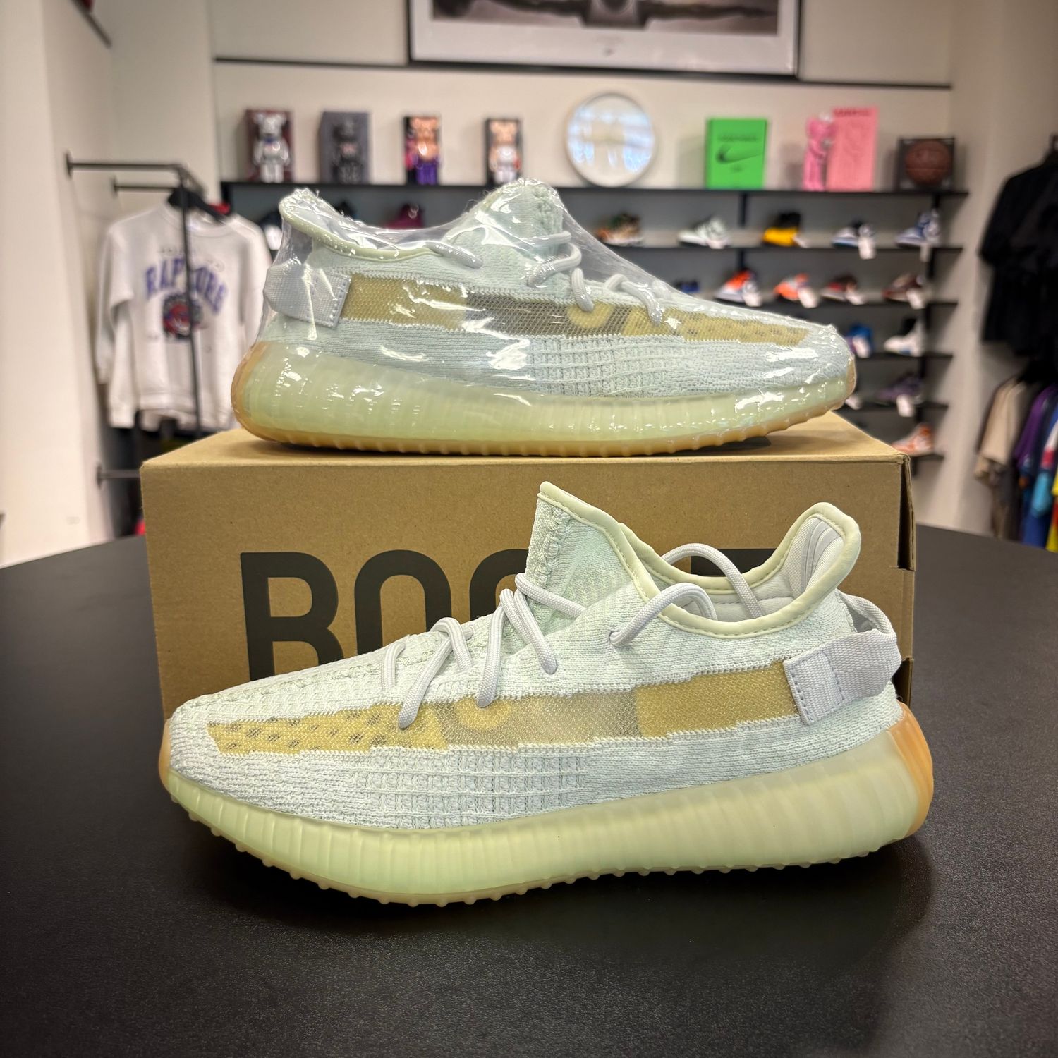 NEW ADIDAS YEEZY 350 V2 HYPERSPACE