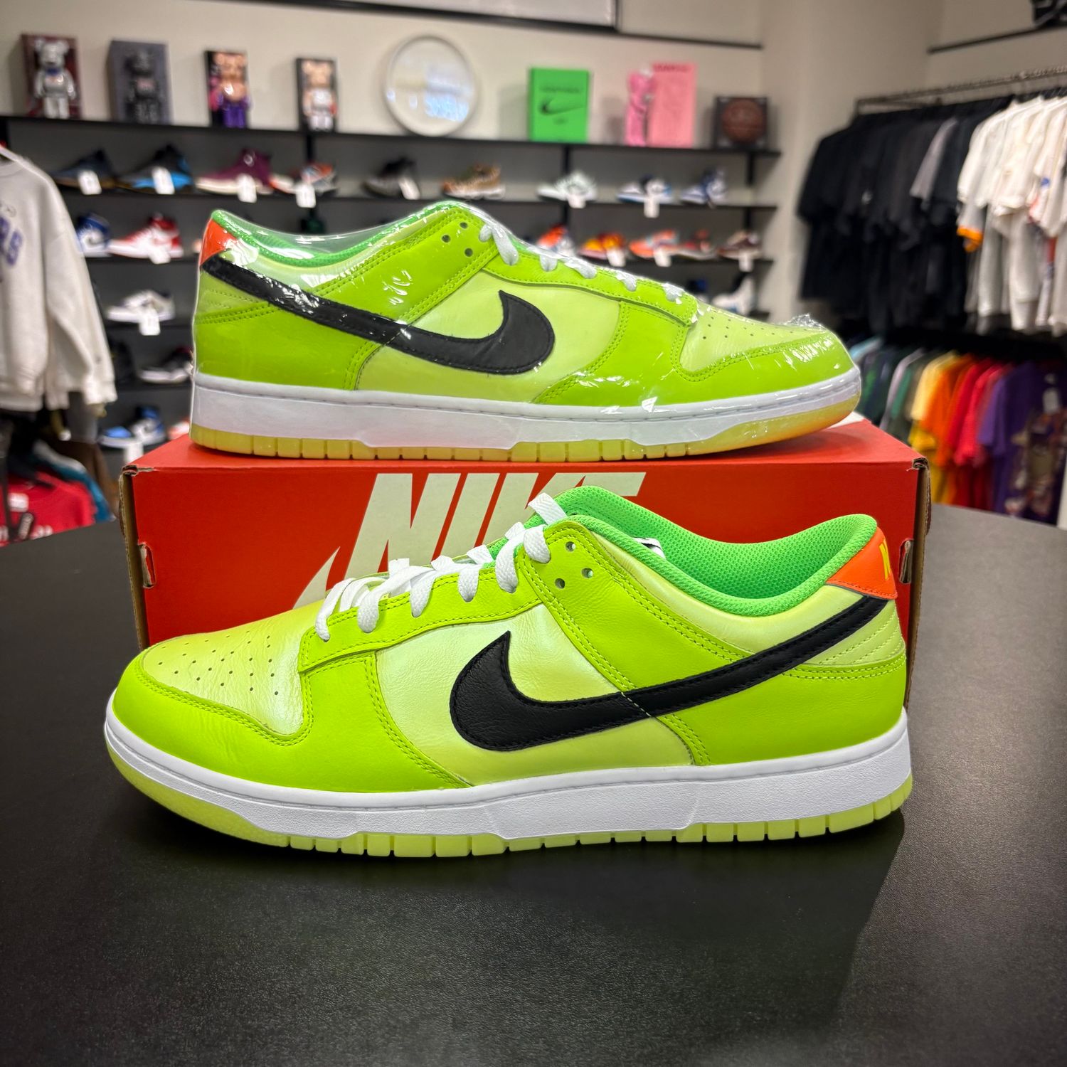 NEW NIKE DUNK LOW SPLASH VOLT