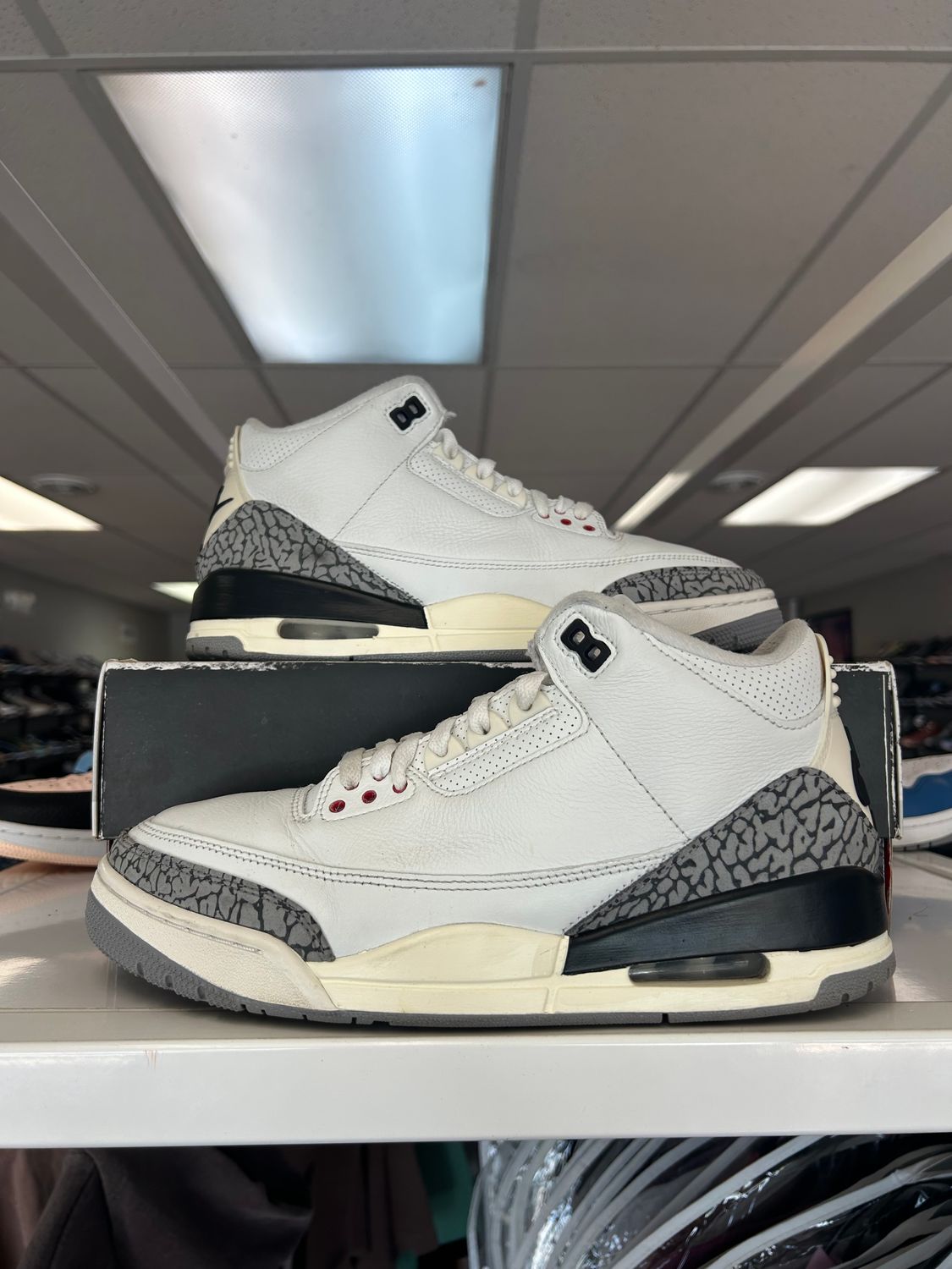 PO AIR JORDAN 3 WHITE CEMENT REIMAGINED SIZE 9.5