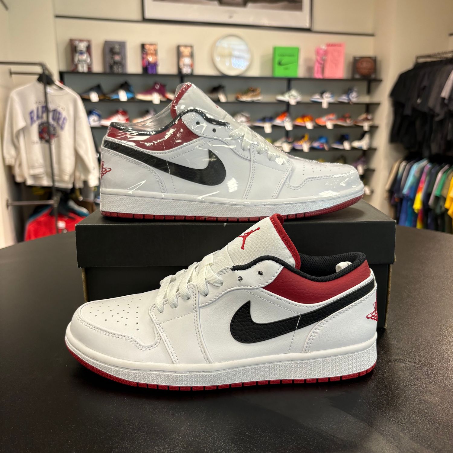 NEW AIR JORDAN 1 LOW WHITE UNIVERSITY RED BLACK