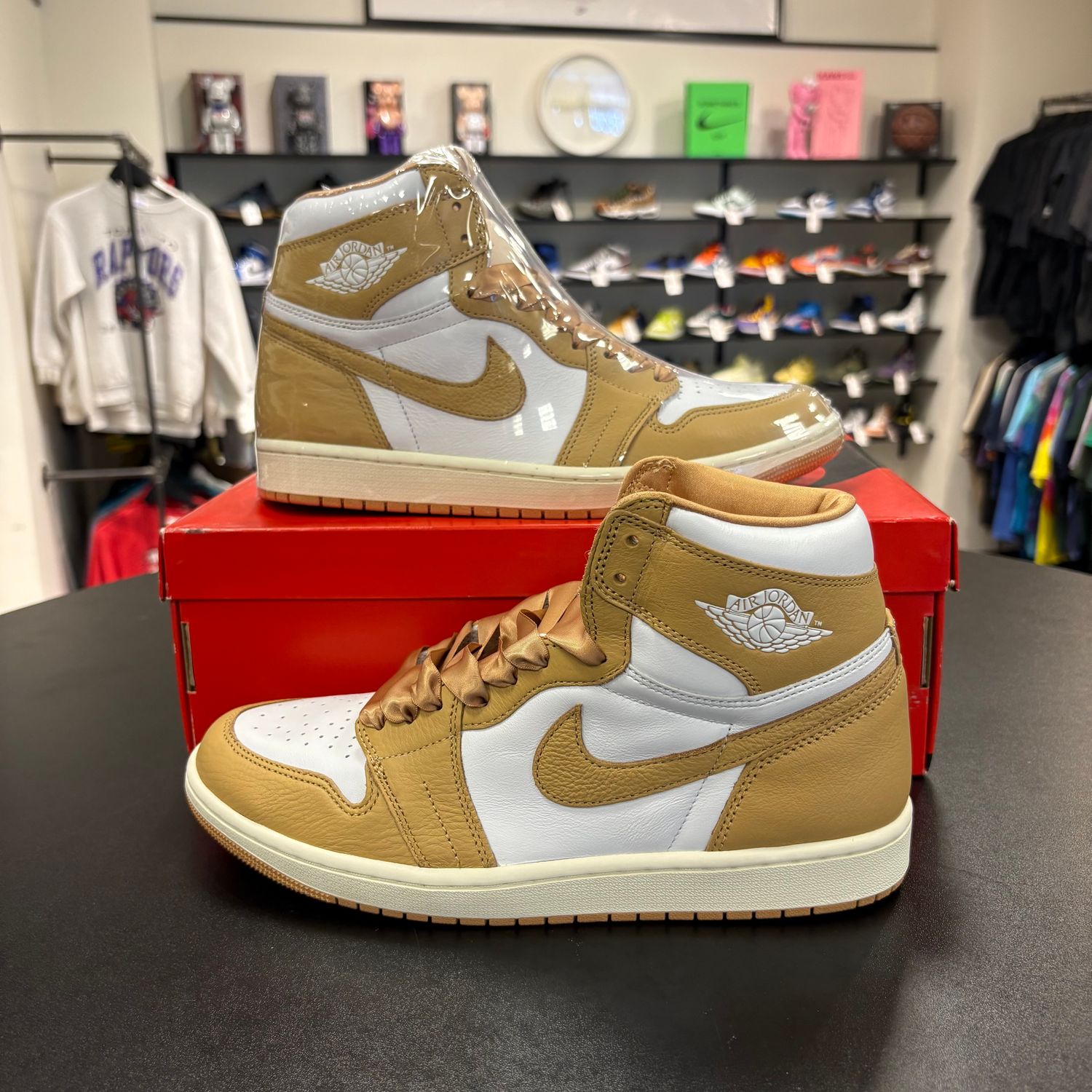 NEW AIR JORDAN 1 PRALINE (WOMENS) SIZE 11W