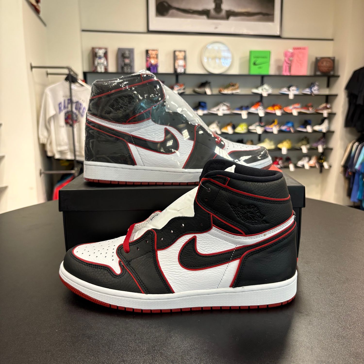 NEW AIR JORDAN 1 BLOODLINE