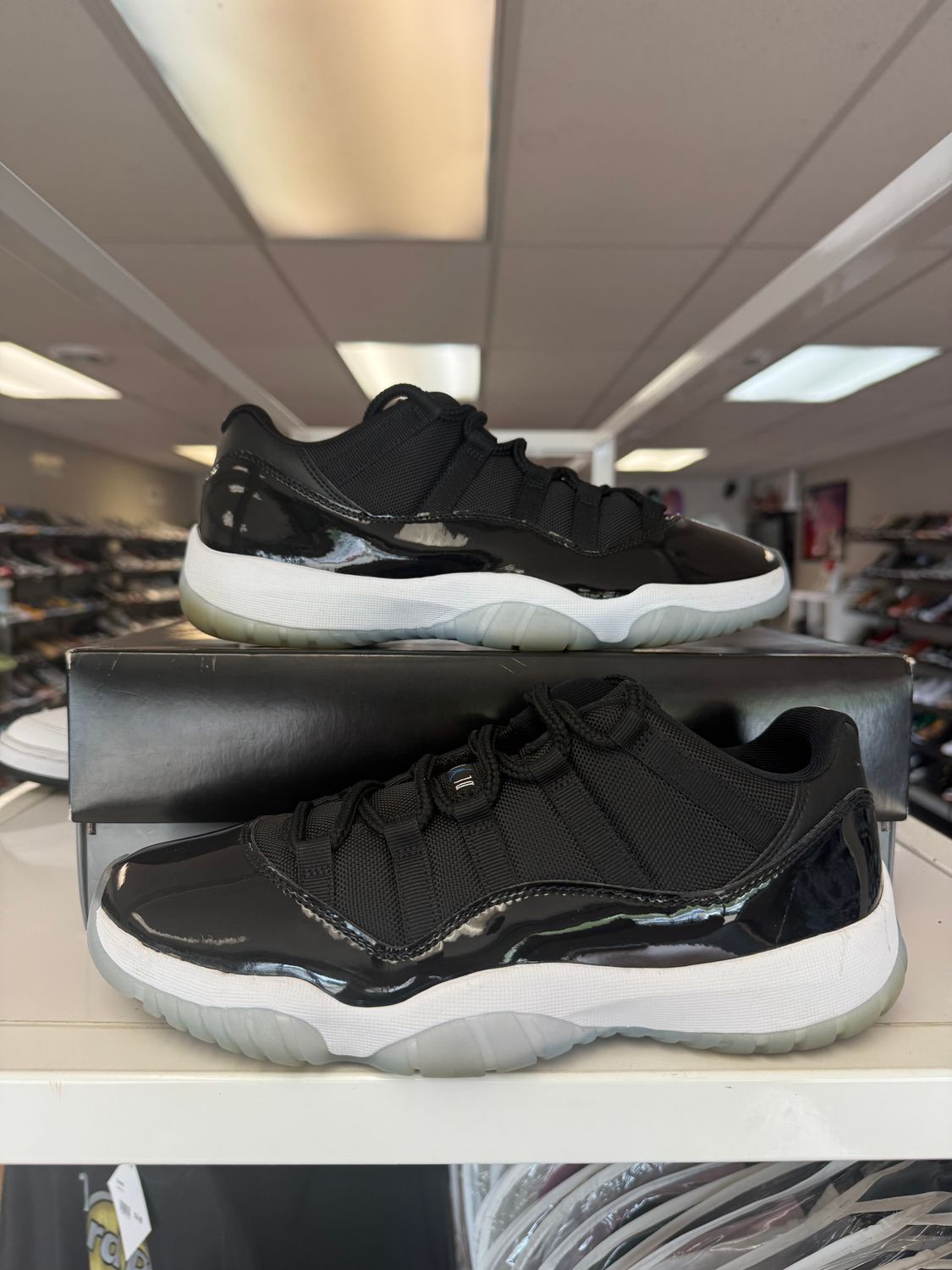 PO AIR JORDAN 11 LOW SPACE JAM SIZE