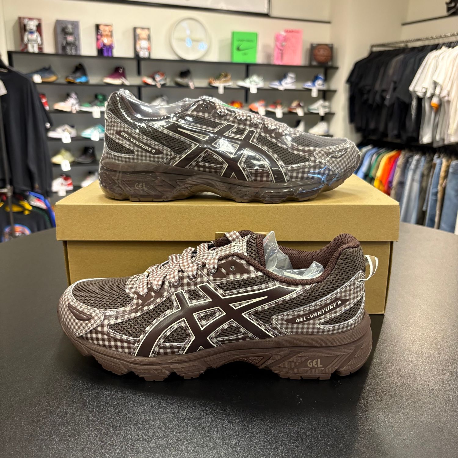 NEW ASICS GEL-VENTURE 6 STORY MFG REDDISH BROWN