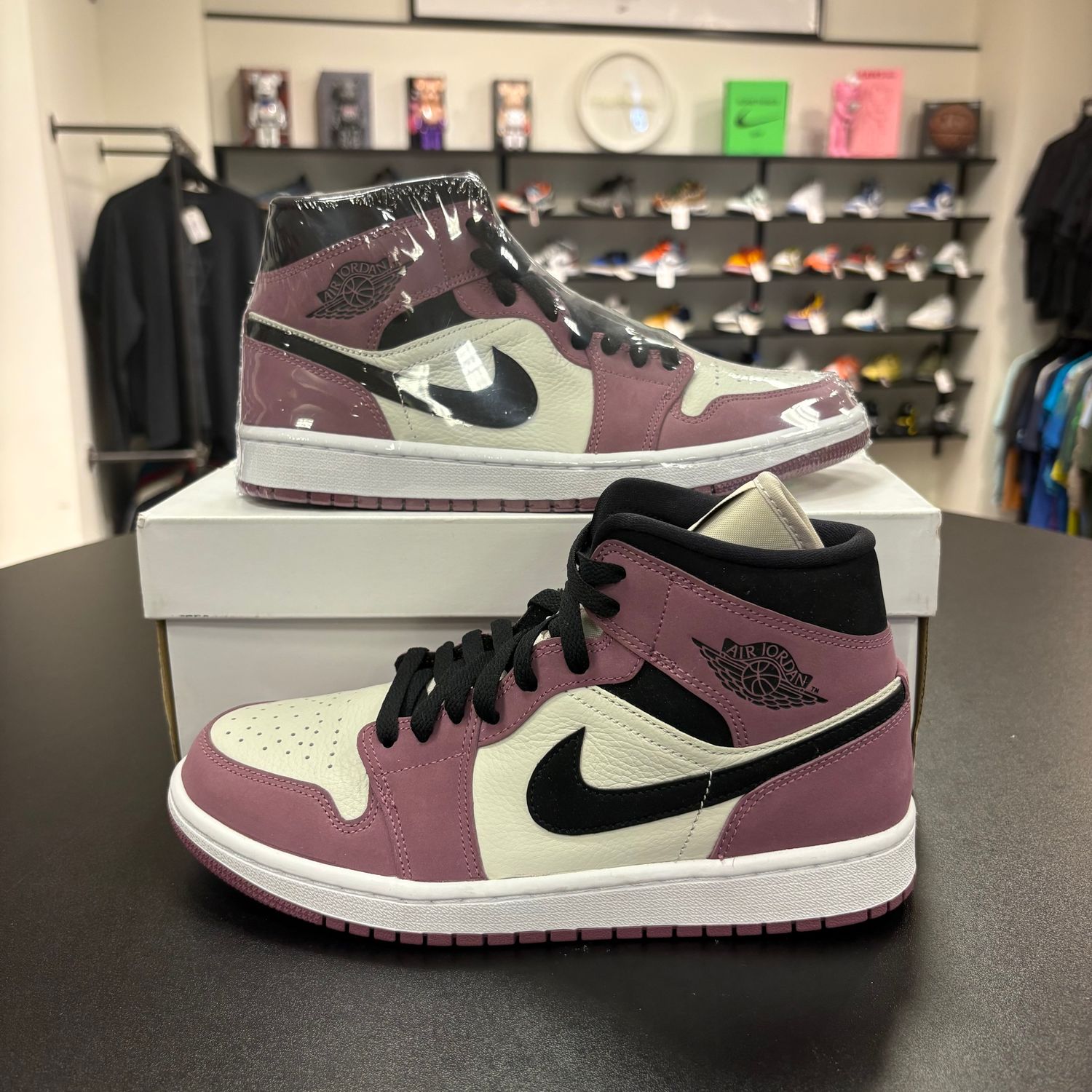 NEW AIR JORDAN 1 MID BERRY PINK (W)