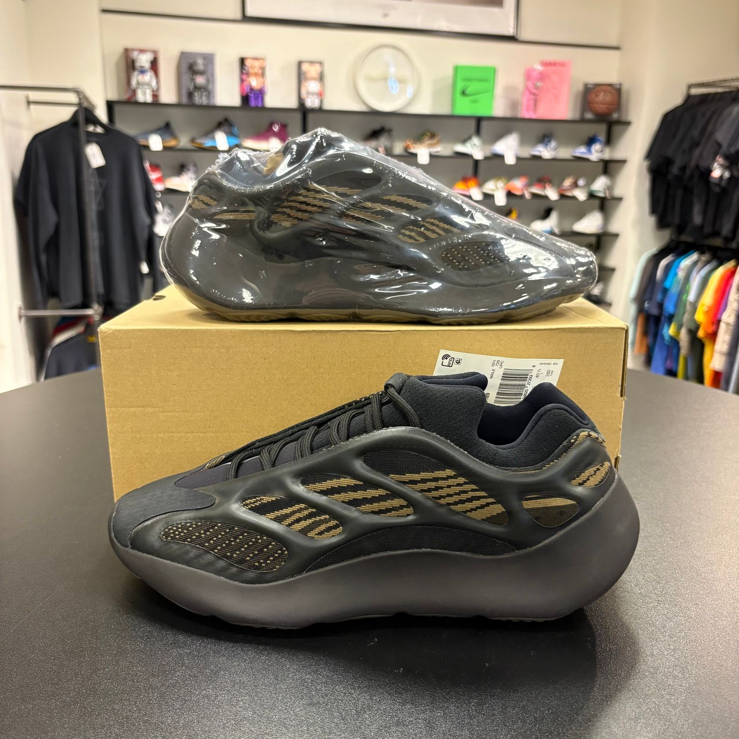 NEW ADIDAS YEEZY 700 V3 CLAY BROWN