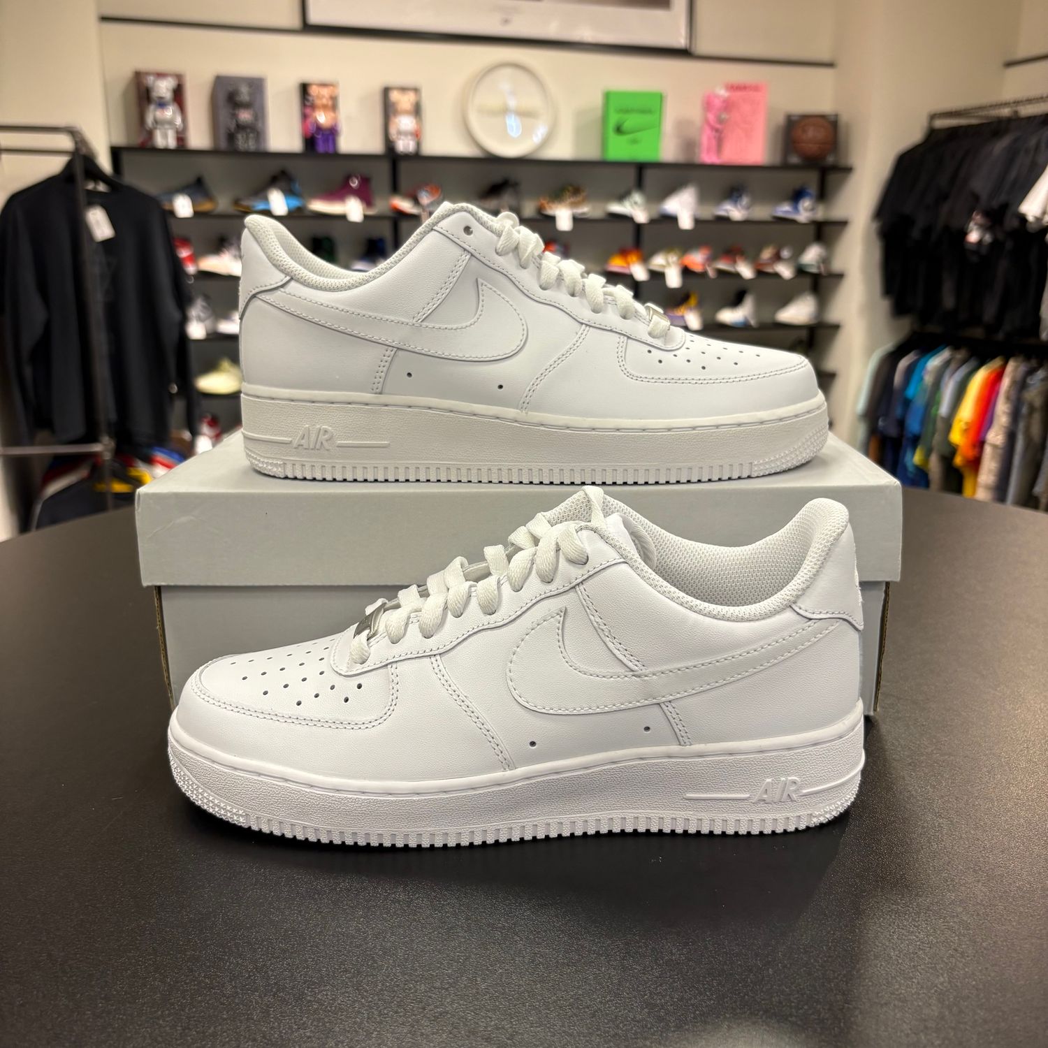 NEW NIKE AIR FORCE 1 LOW &#39;07 WHITE (W)