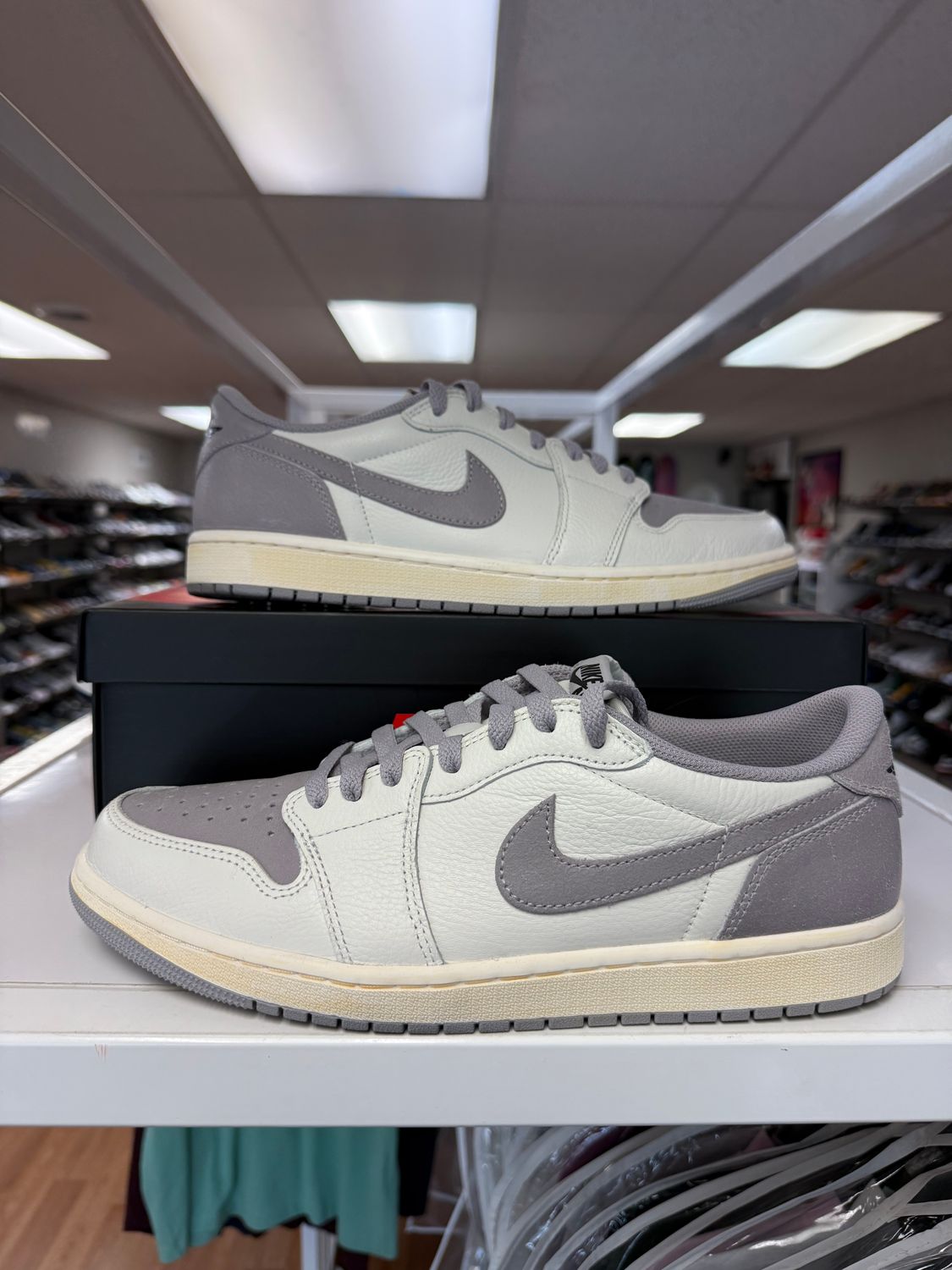 PO AIR JORDAN 1 ATMOSPHERE GREY SIZE 11.5