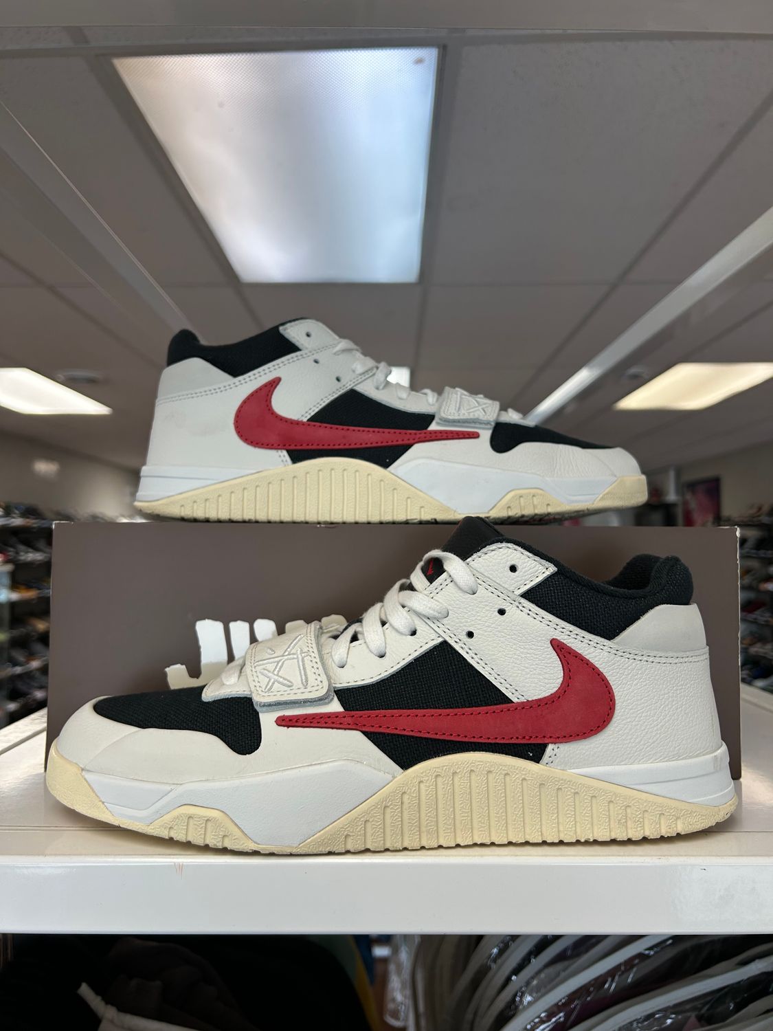 PO JORDAN JUMPMAN JACK TR TRAVIS SCOTT UNIVERSITY RED SIZE 13