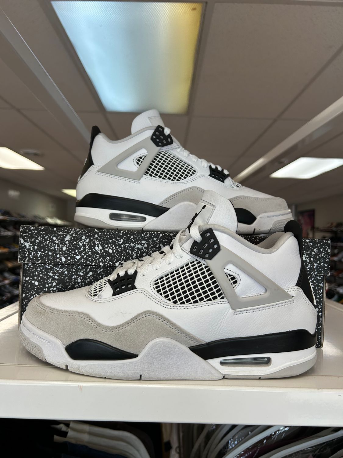 PO AIR JORDAN 4 MILITARY BLACK SIZE 9.5