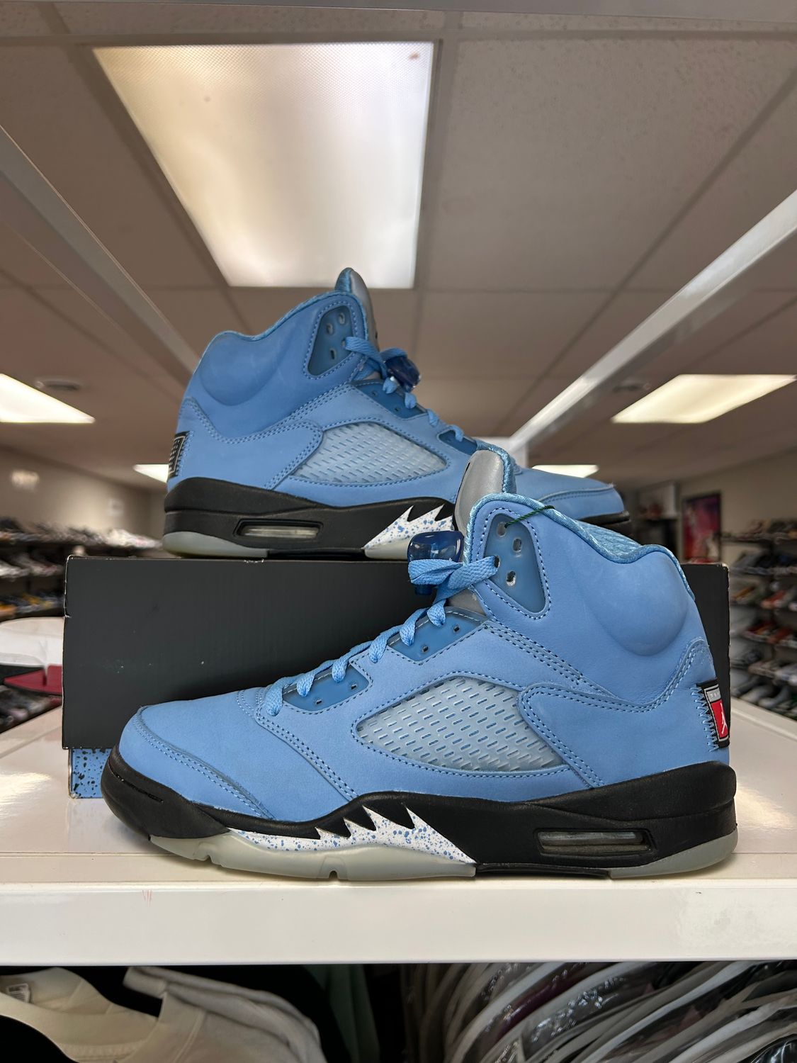 PO AIR JORDAN 5 UNC SIZE 8.5