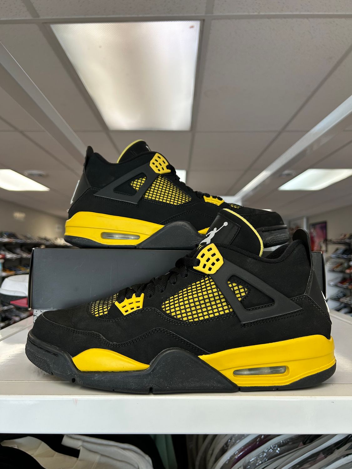 PO AIR JORDAN 4 THUNDER (2012) SIZE 11