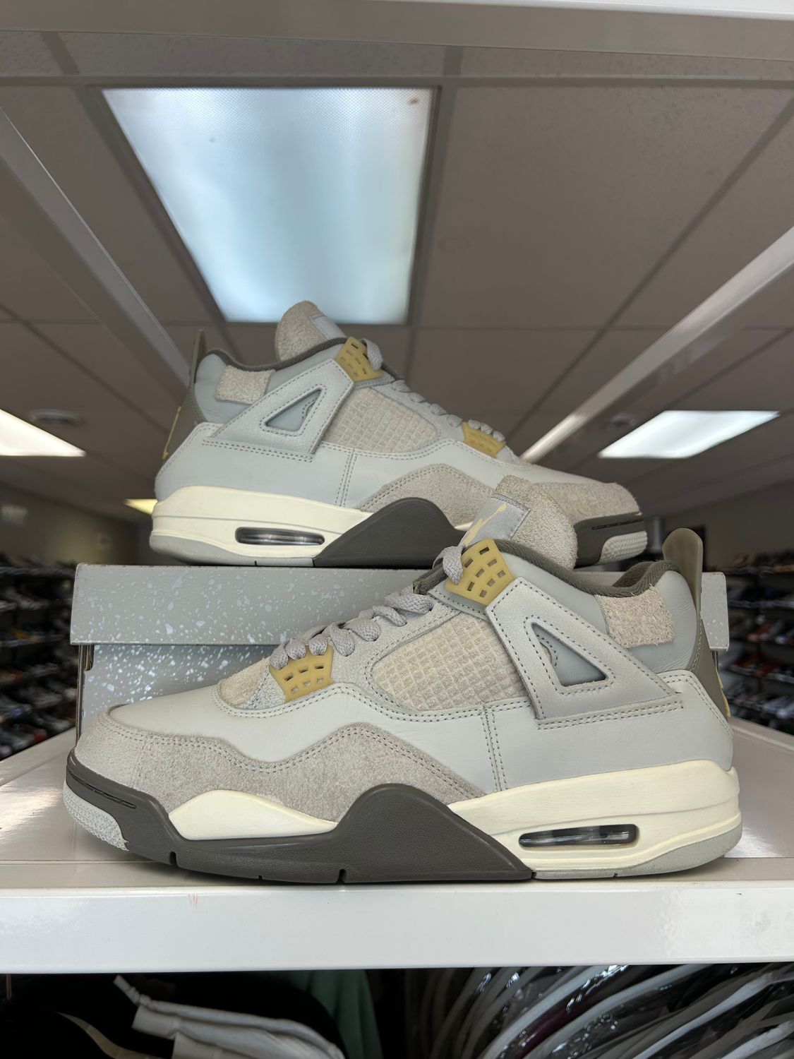 PO AIR JORDAN 4 CRAFT PHOTON DUST SIZE 11