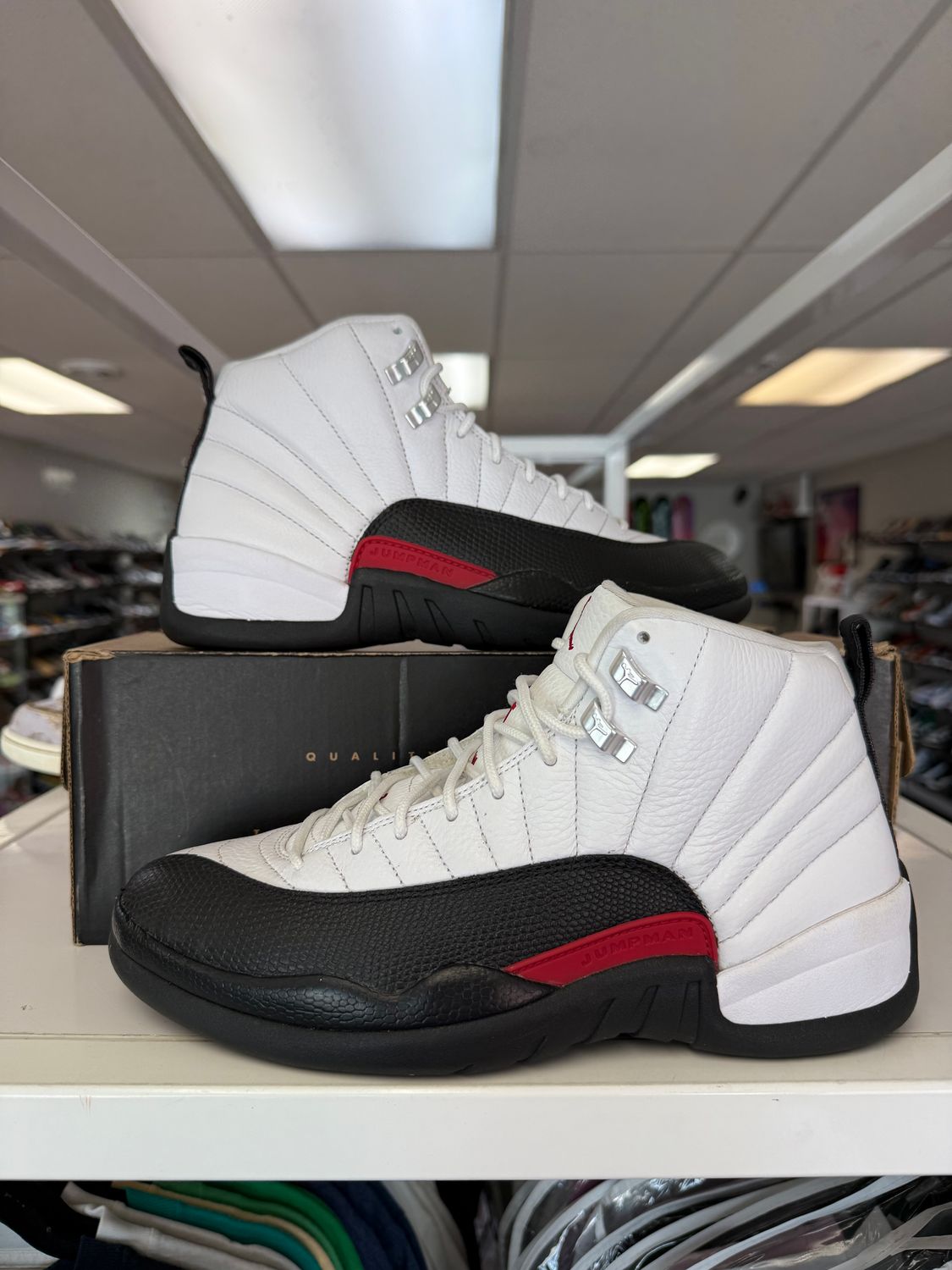 PO AIR JORDAN 12 TAXI FLIP SIZE 9
