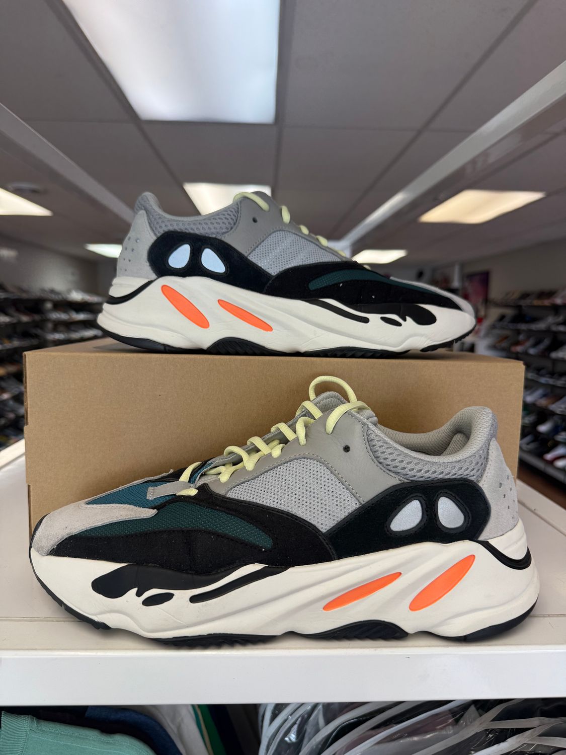 PO2 ADIDAS YEEZY BOOST 700 WAVE RUNNER SIZE 11