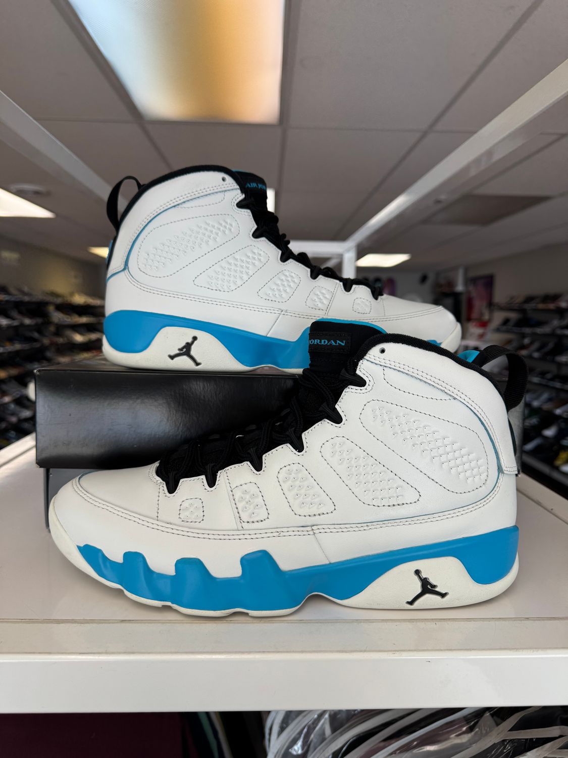 PO AIR JORDAN 9 POWDER BLUE SIZE 10.5