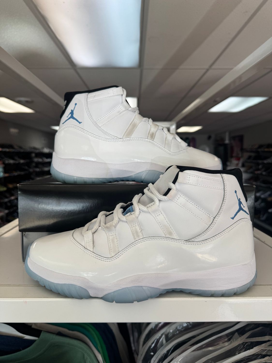 PO AIR JORDAN 11 LEGEND BLUE SIZE 10.5