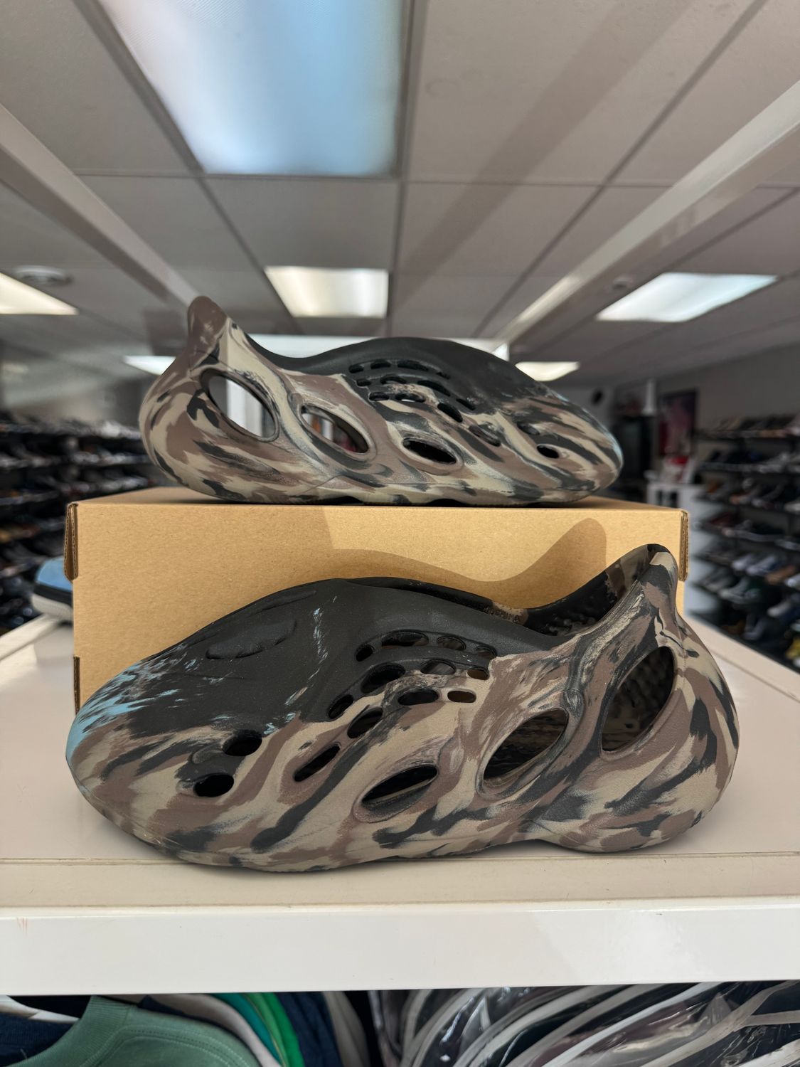 PO ADIDAS YEEZY FOAM RNR MX CINDER SIZE 8