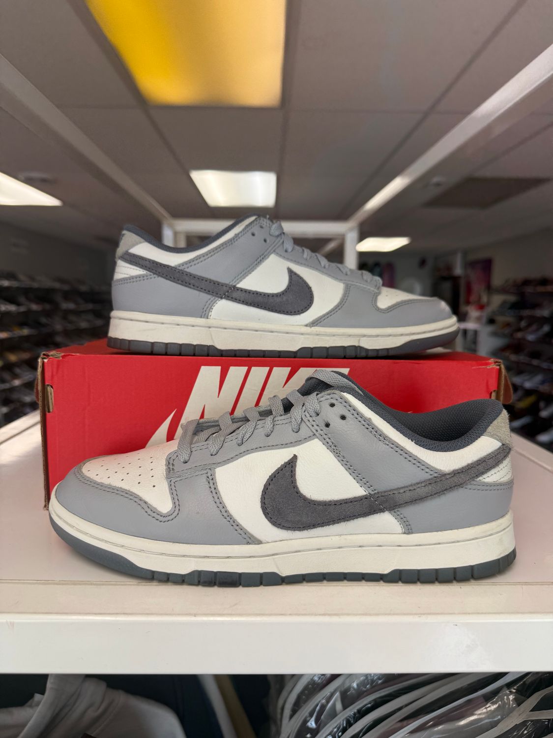 PO NIKE DUNK LOW SE LIGHT CARBON SIZE 8.5