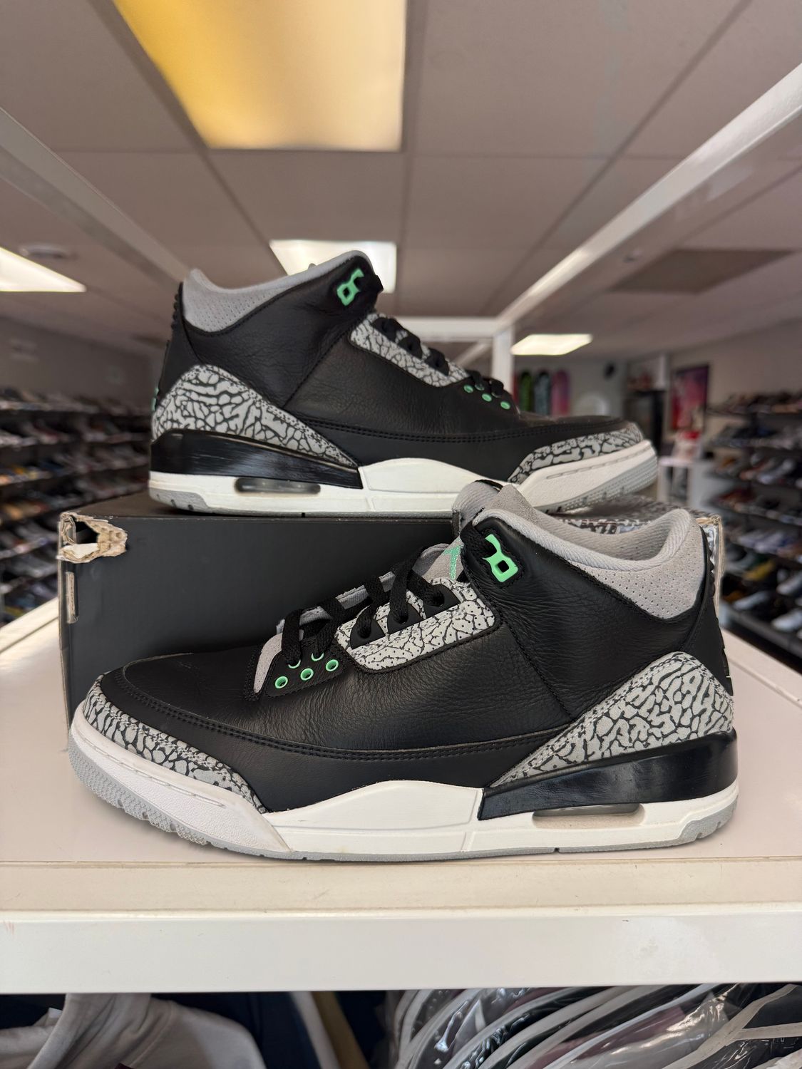 PO3 AIR JORDAN 3 GREEN GLOW SIZE 10