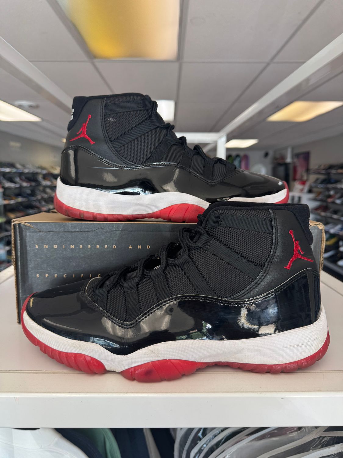 PO AIR JORDAN 11 PLAYOFF BRED (2019) SIZE 10.5