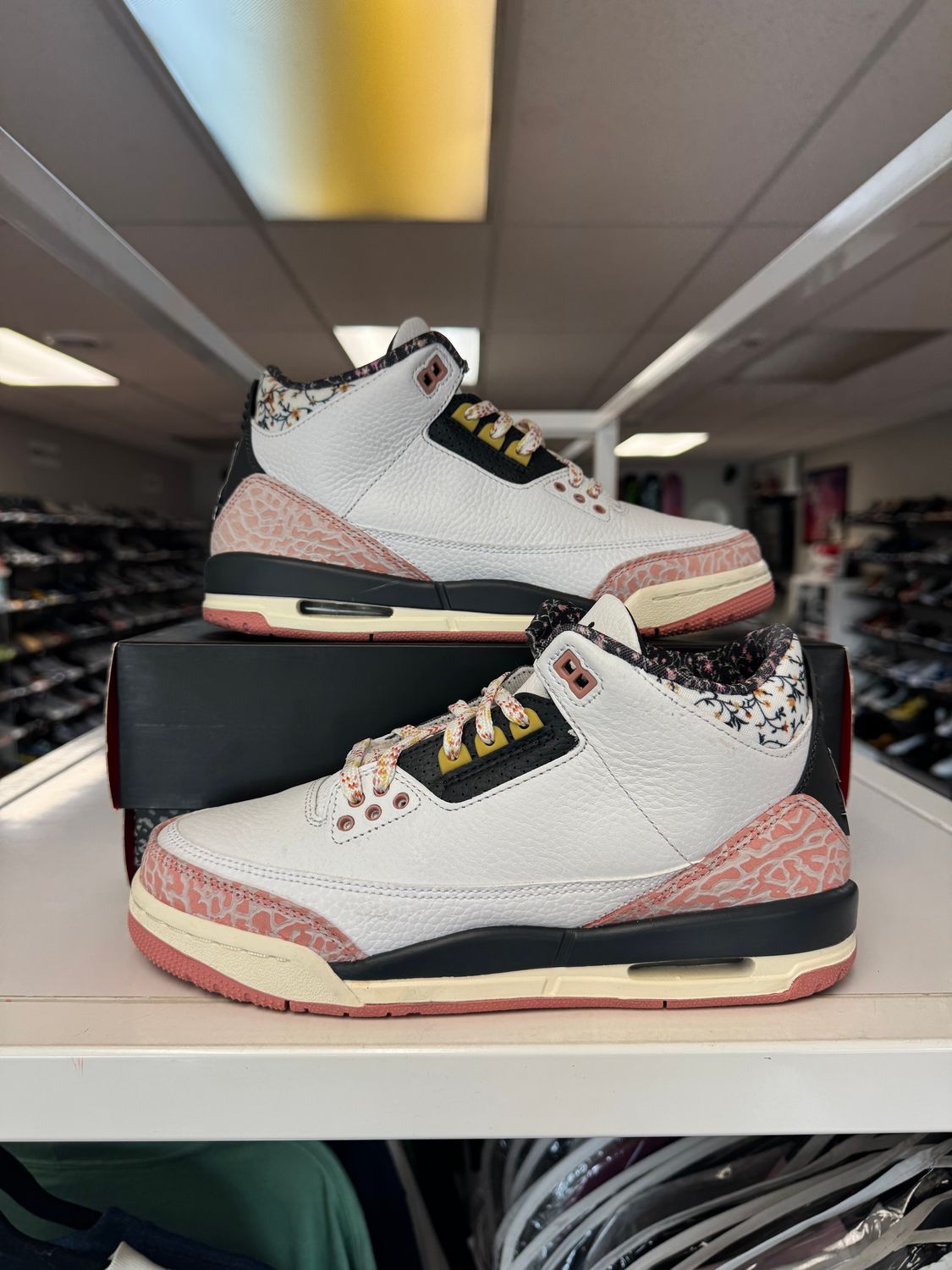 PO AIR JORDAN 3 VINTAGE FLORAL SIZE 7Y