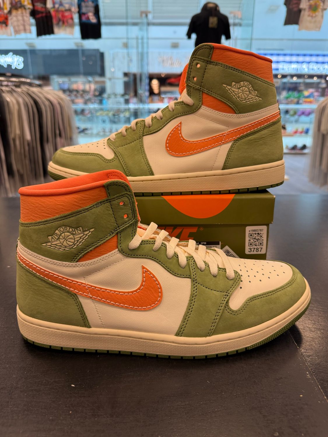 PO AIR JORDAN 1 CRAFT CELADON SIZE 13
