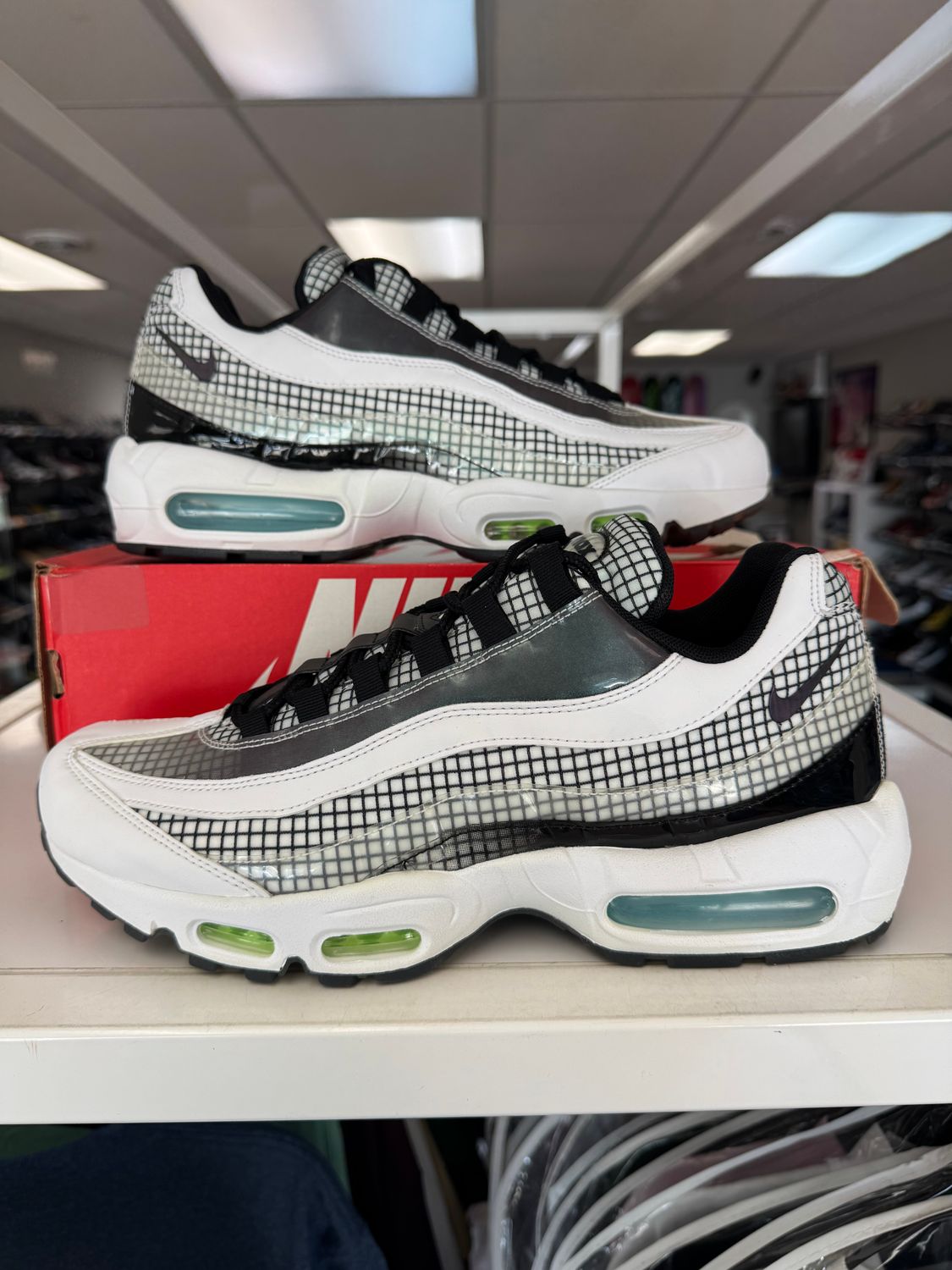 PO NIKE AIR MAX 95 LV8 WHITE SIZE 10.5