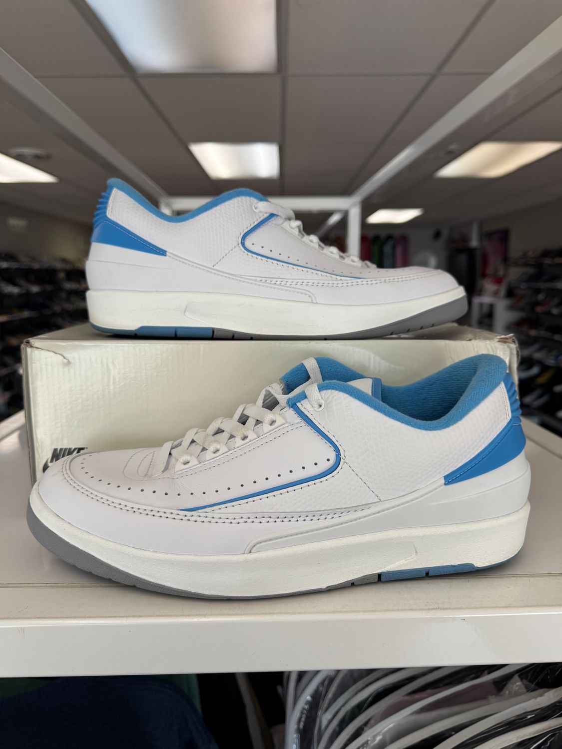 PO AIR JORDAN 2 LOW UNC SIZE 9.5