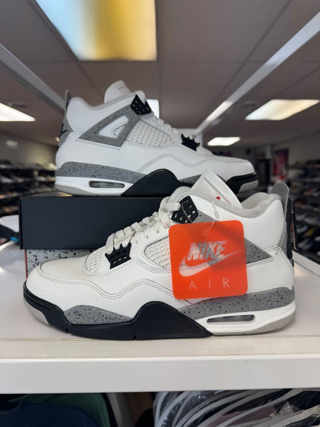 PO AIR JORDAN 4 WHITE CEMENT (2025) SIZE 9
