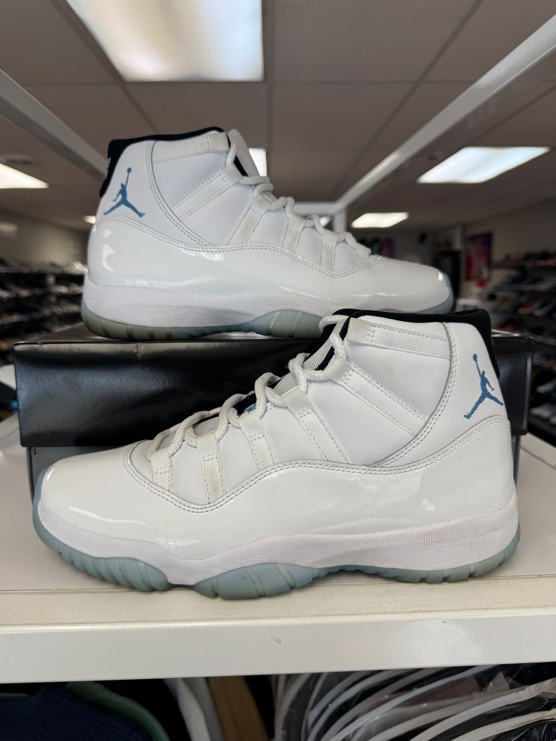 PO AIR JORDAN 11 LEGEND BLUE SIZE 9.5