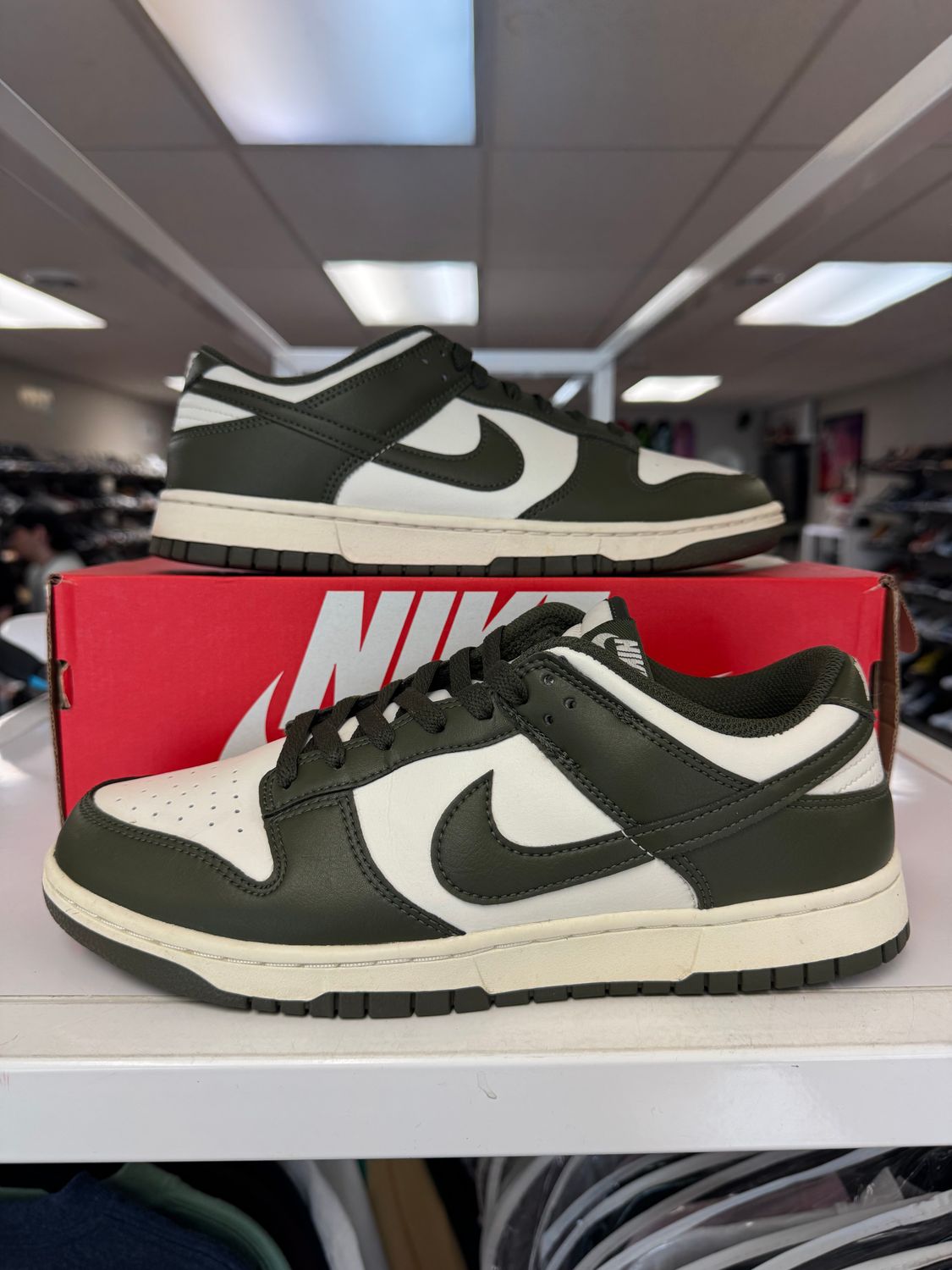 PO NIKE DUNK LOW PALE IVORY CARGO KHAKI SIZE 9.5