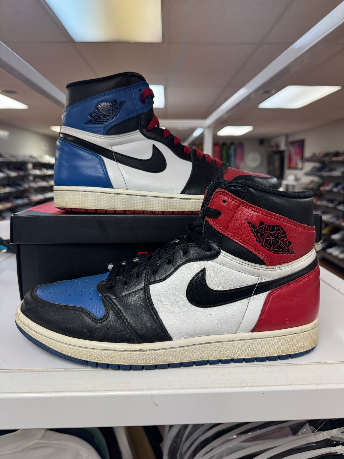 PO AIR JORDAN 1 RETRO TOP 3 SIZE 10.5