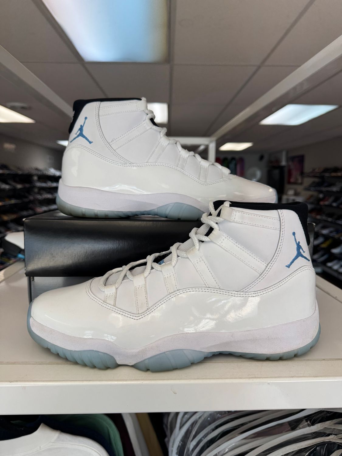 PO AIR JORDAN 11 LEGEND BLUE SIZE 11