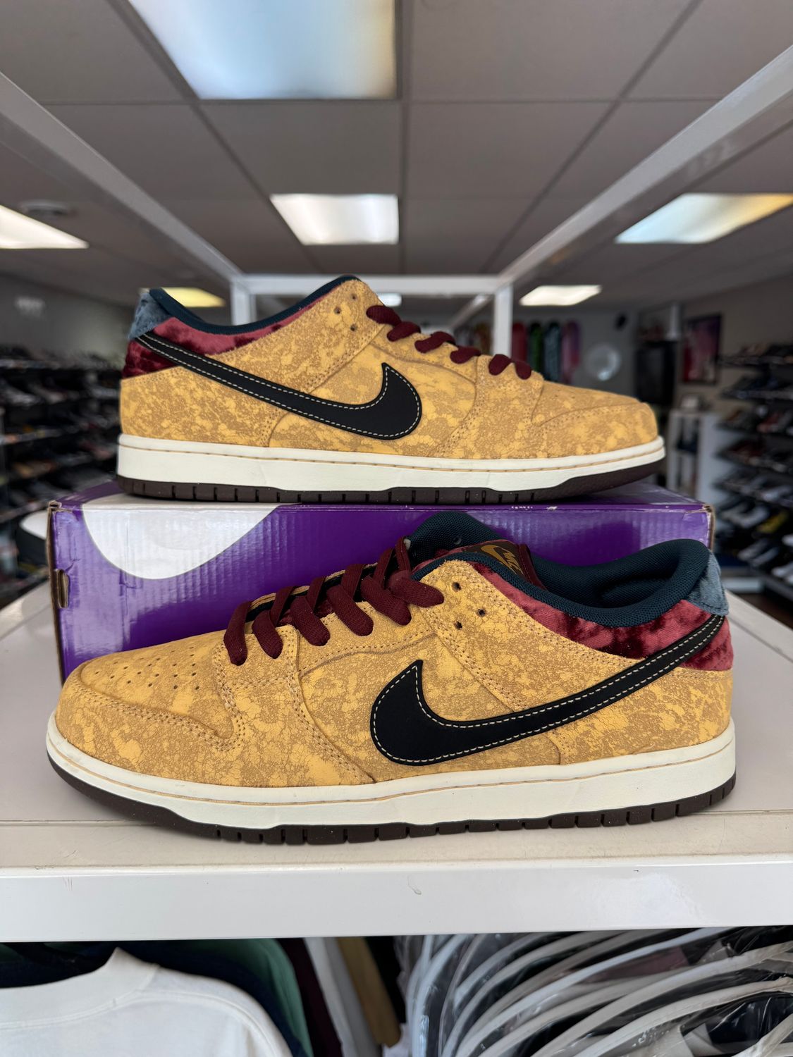 PO NIKE SB DUNK LOW MUMMY SIZE 9.5