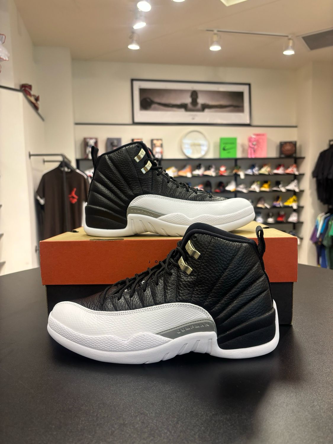 PO AIR JORDAN 12 PLAYOFFS 2022 SIZE 9