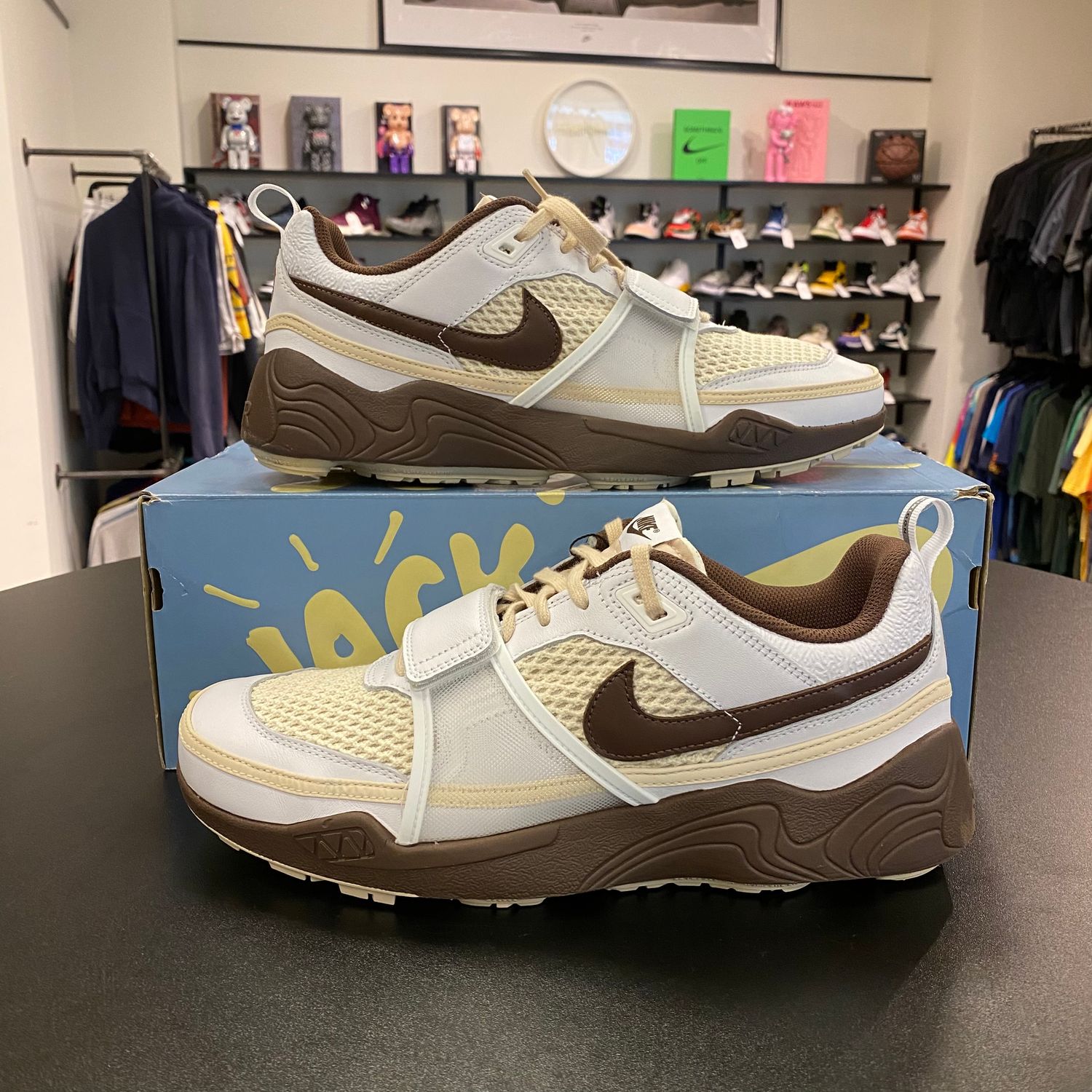 PO NIKE ZOOM FIELD JAXX TRAVIS SCOTT LIGHT CHOCOLATE 12