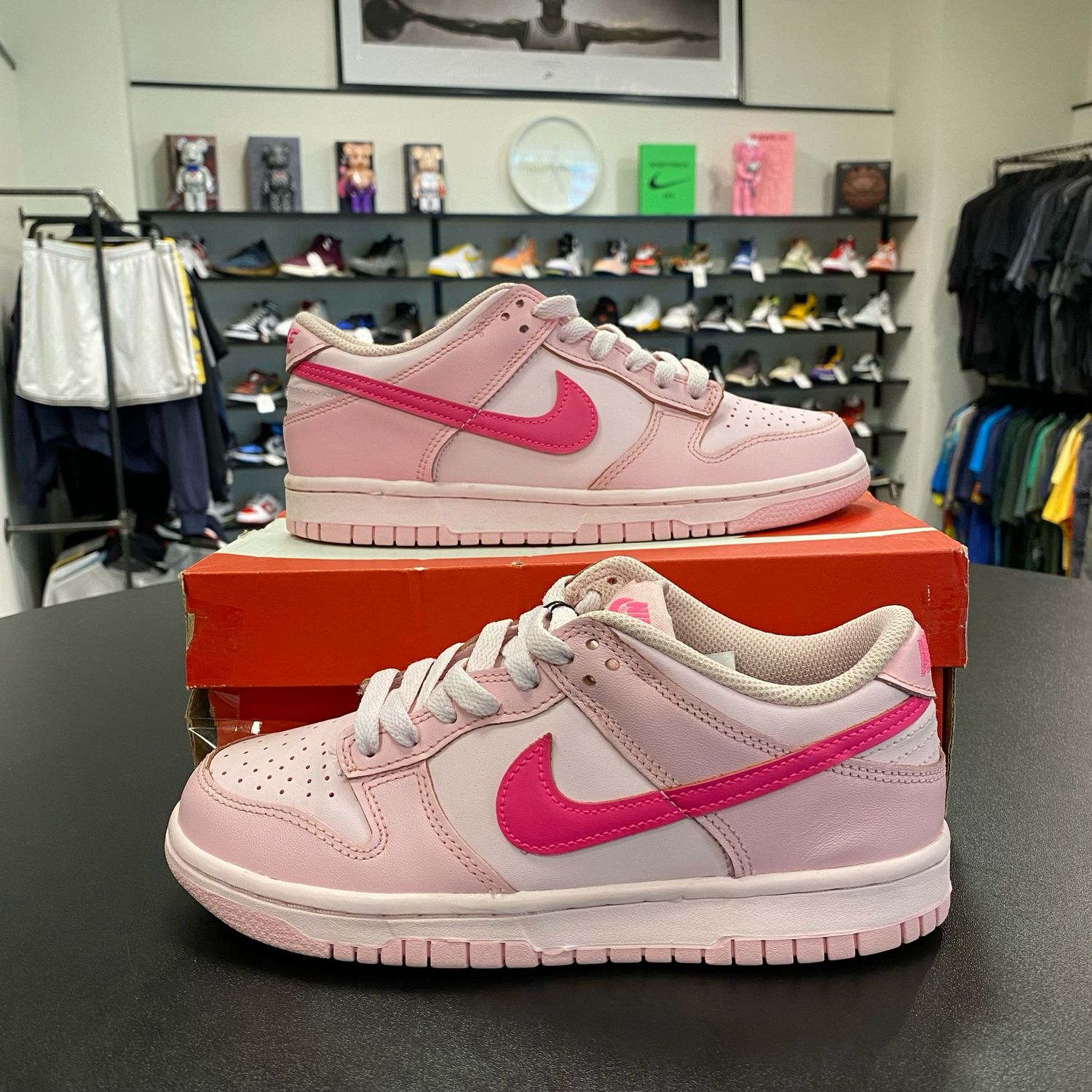 PO NIKE DUNK LOW TRIPLE PINK SIZE 5Y